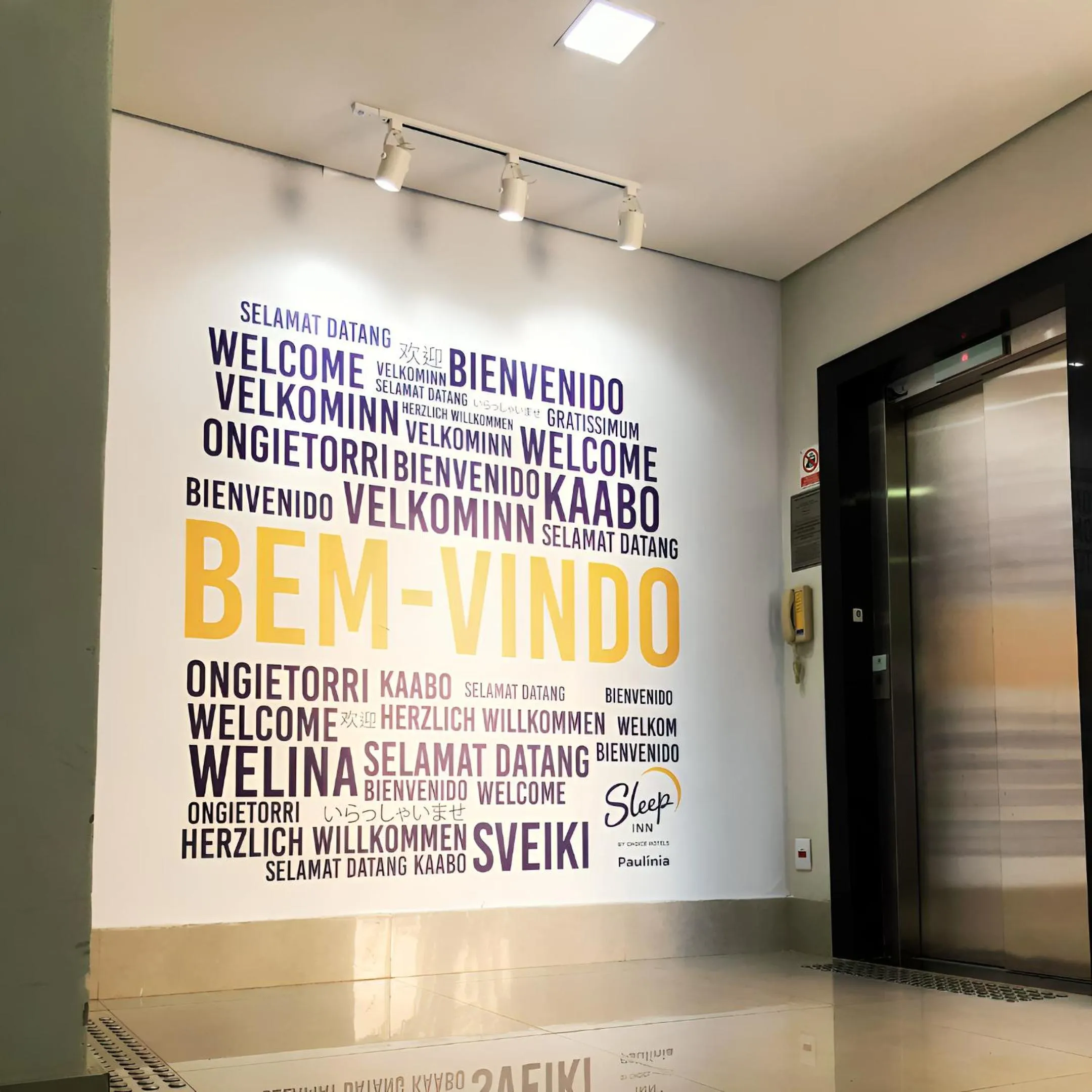 elevator in Sleep Inn Paulínia