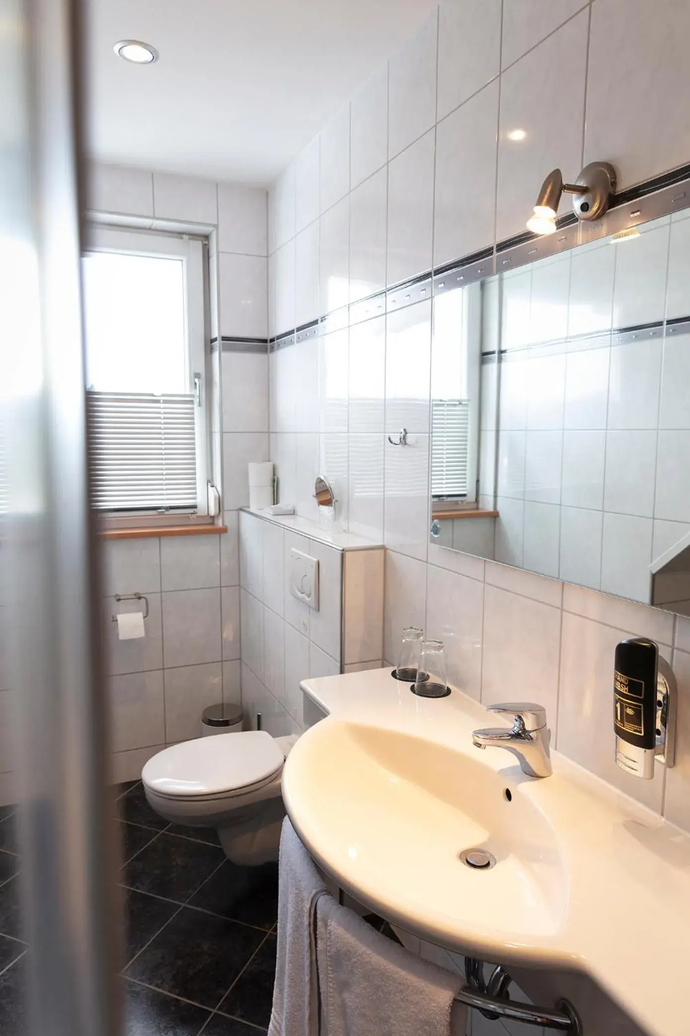 Triple Room in Hotel Restaurant Zum Hirschen Triple Room in Hotel Restaurant Zum Hirschen