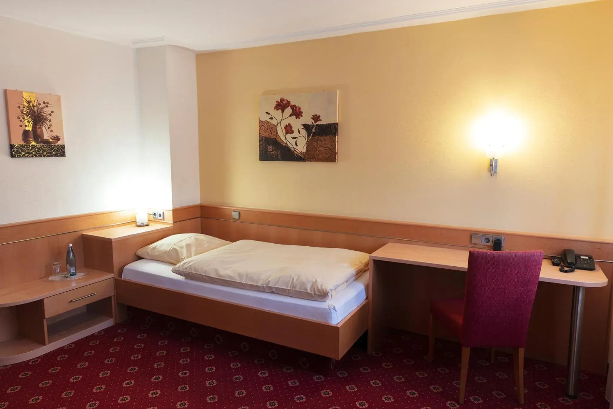 Single Room in Hotel Restaurant Zum Hirschen Single Room in Hotel Restaurant Zum Hirschen