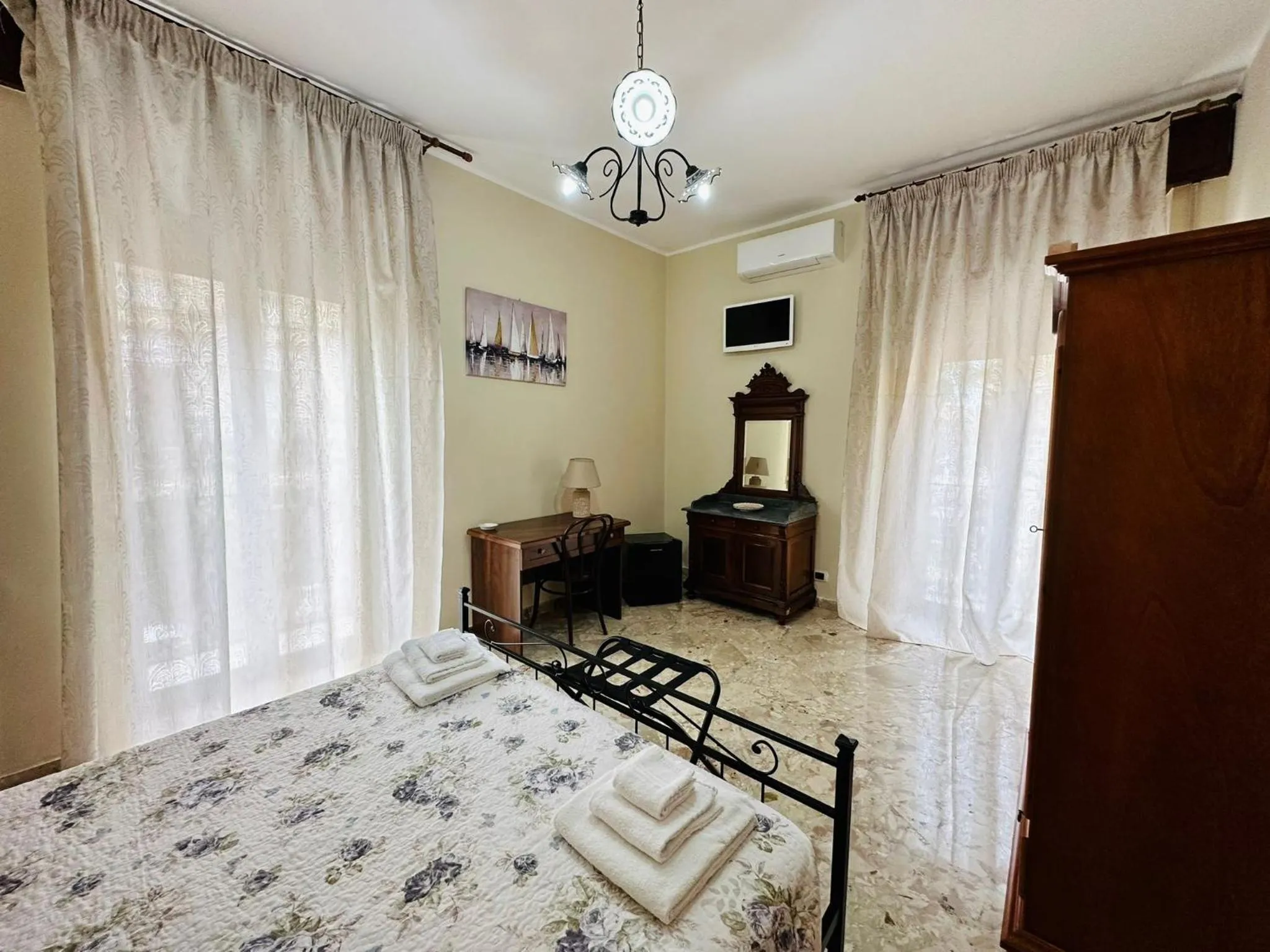 Bed in B&B - Piazza Grande