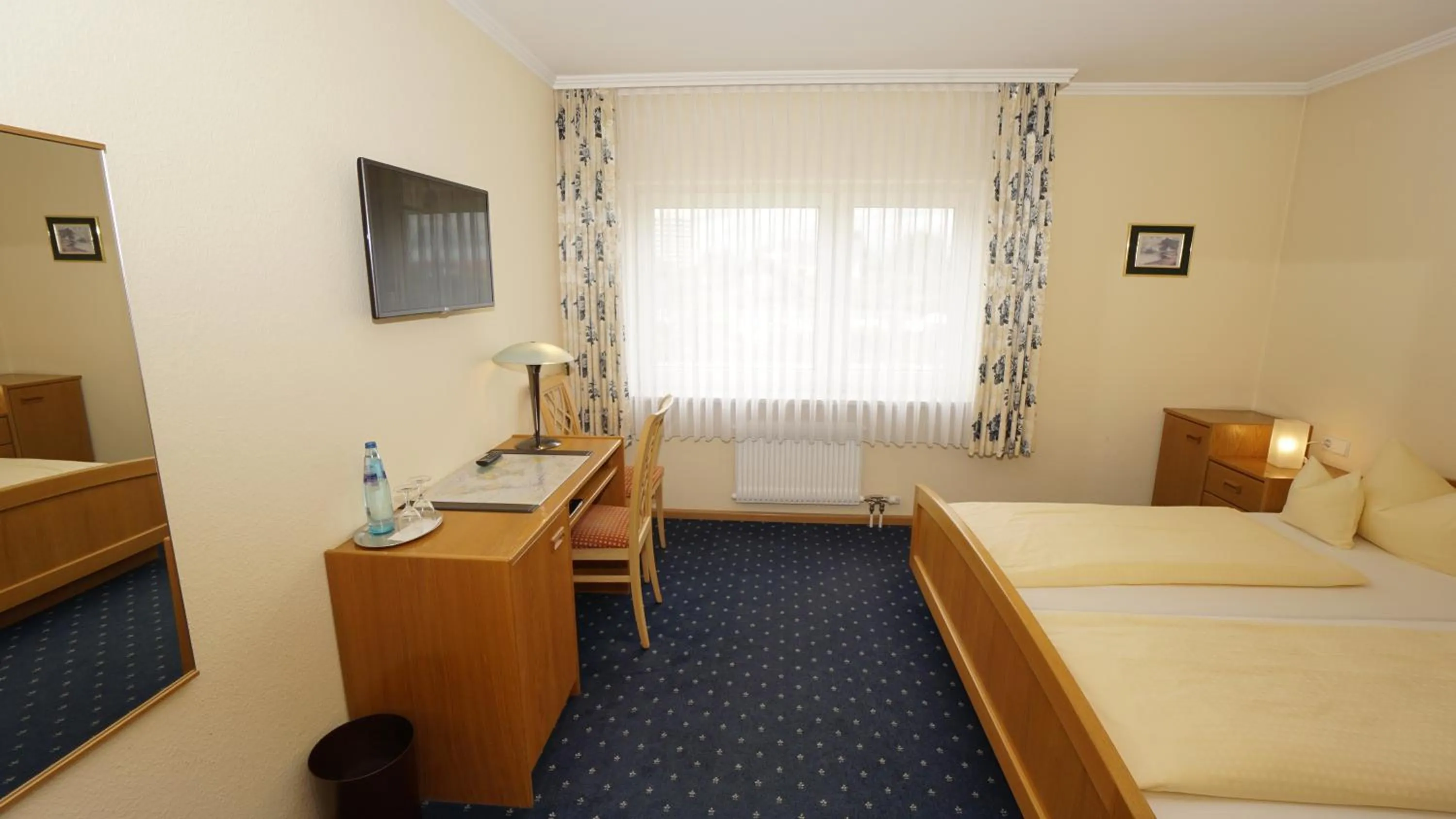 Photo of the whole room, Bed in Hotel Anika