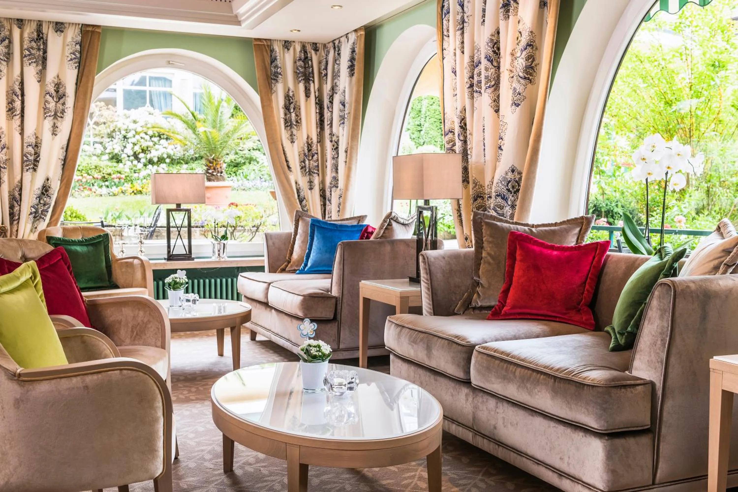 Lounge or bar in Relais & Châteaux Hotel Schwarzmatt