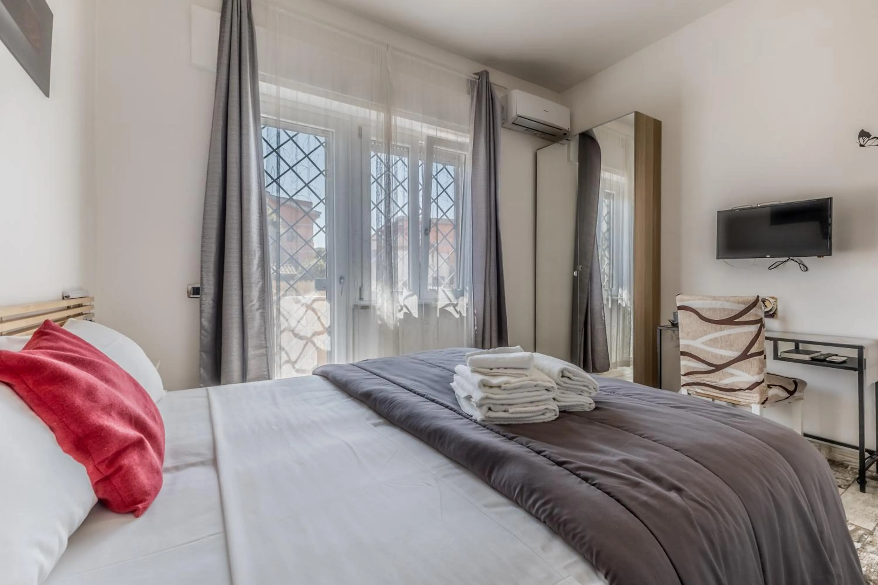 Bed in THAT'S AMORE FIUMICINO Airport