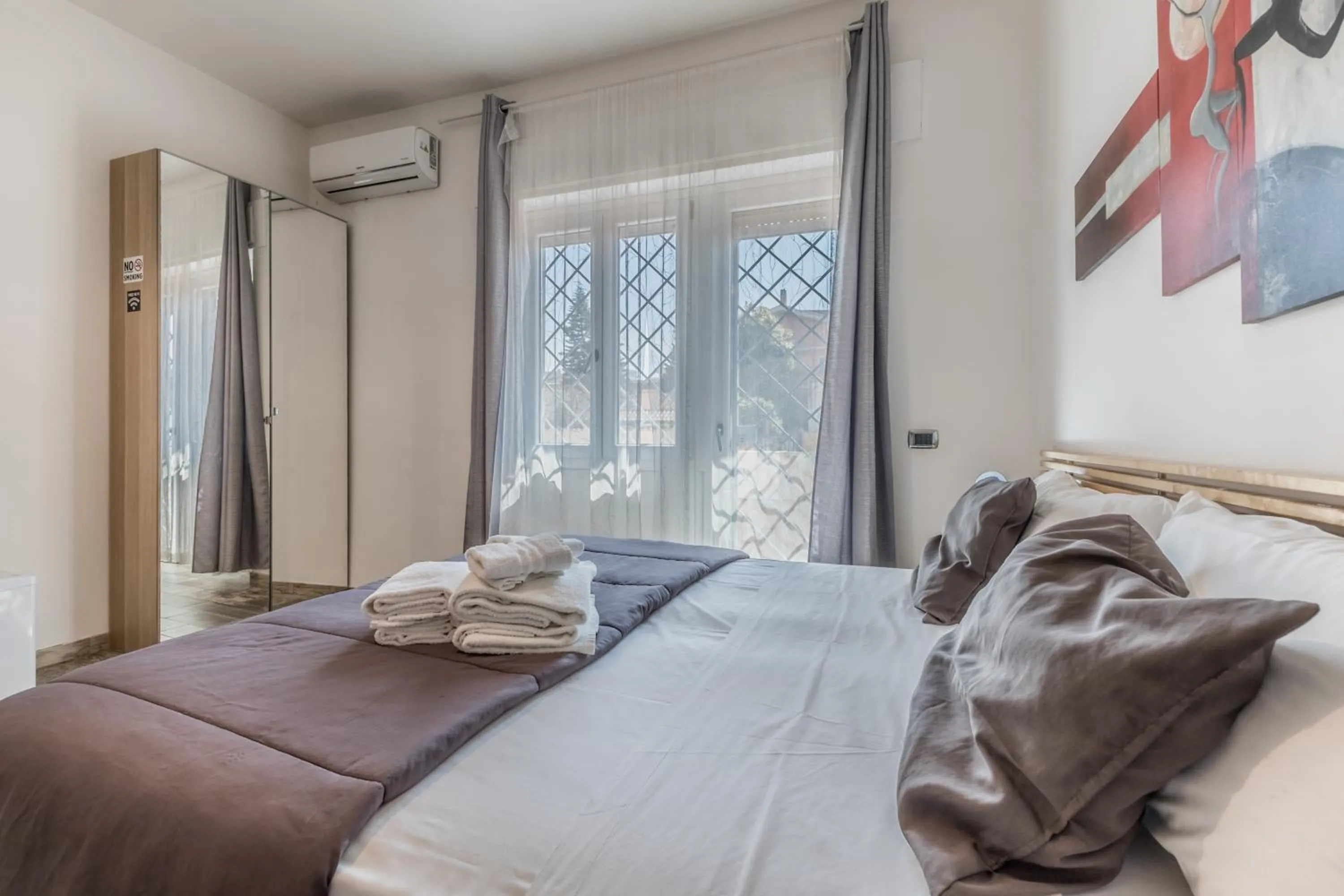 Bed in THAT'S AMORE FIUMICINO Airport