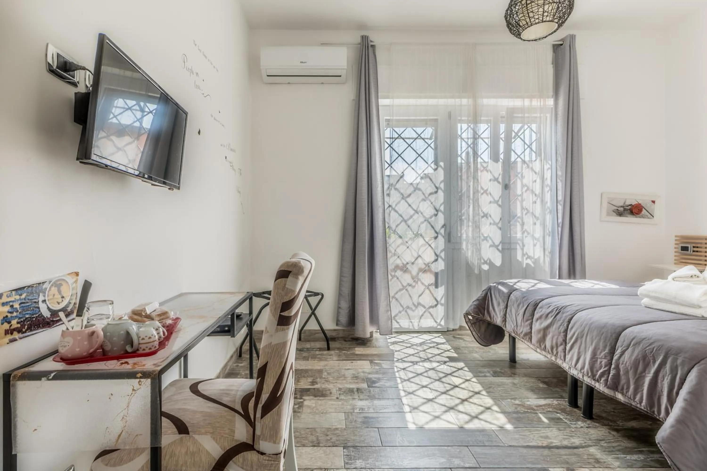 Bed in THAT'S AMORE FIUMICINO Airport