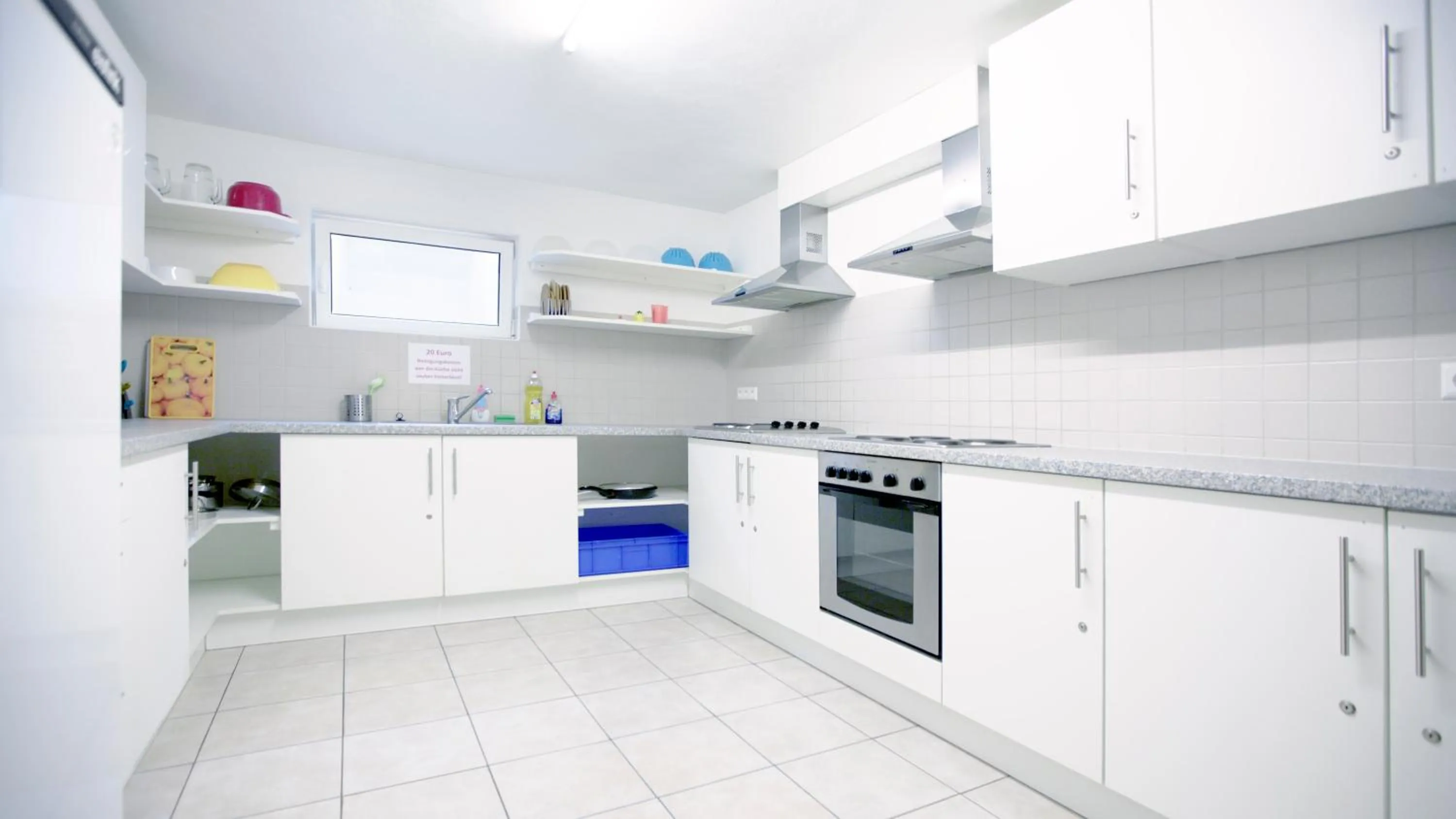 Communal kitchen in Hotel Victoria