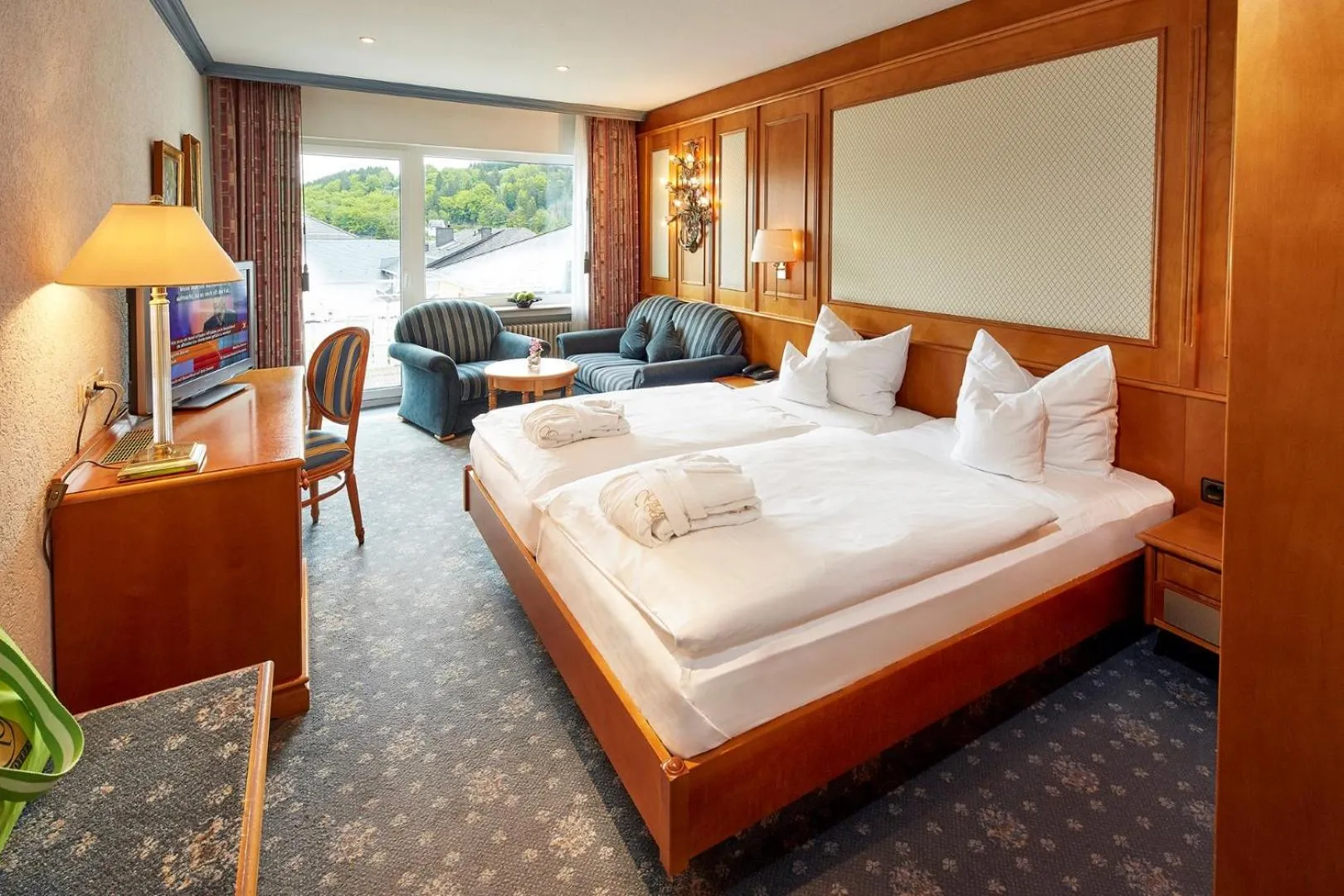 Photo of the whole room, Bed in Göbels Landhotel