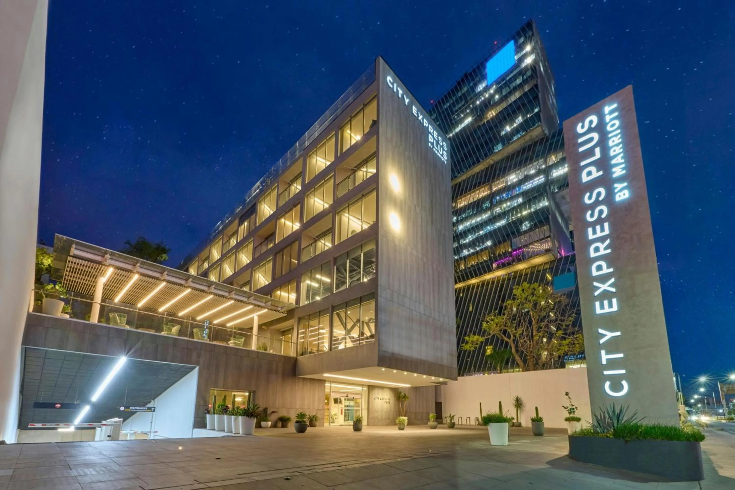 Property building in City Express Plus by Marriott Guadalajara Providencia