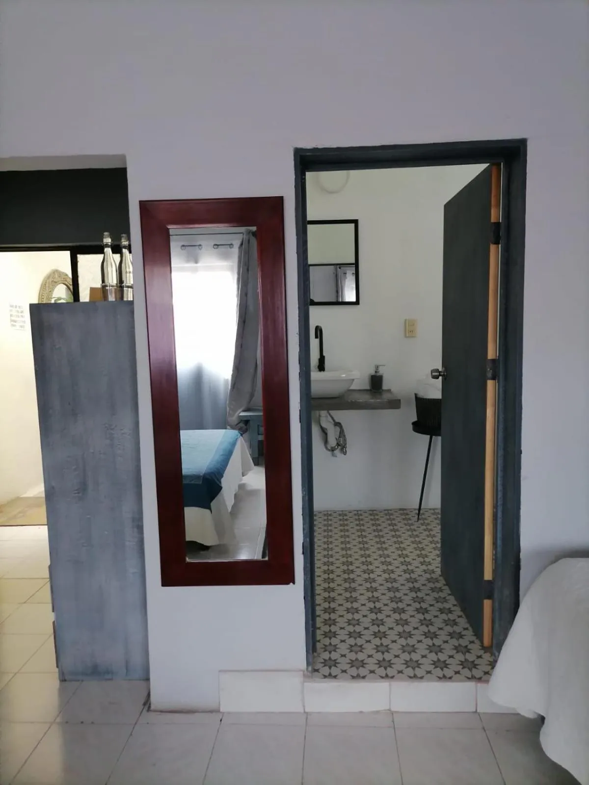 Bathroom, Bed in Hotel Santa Ana