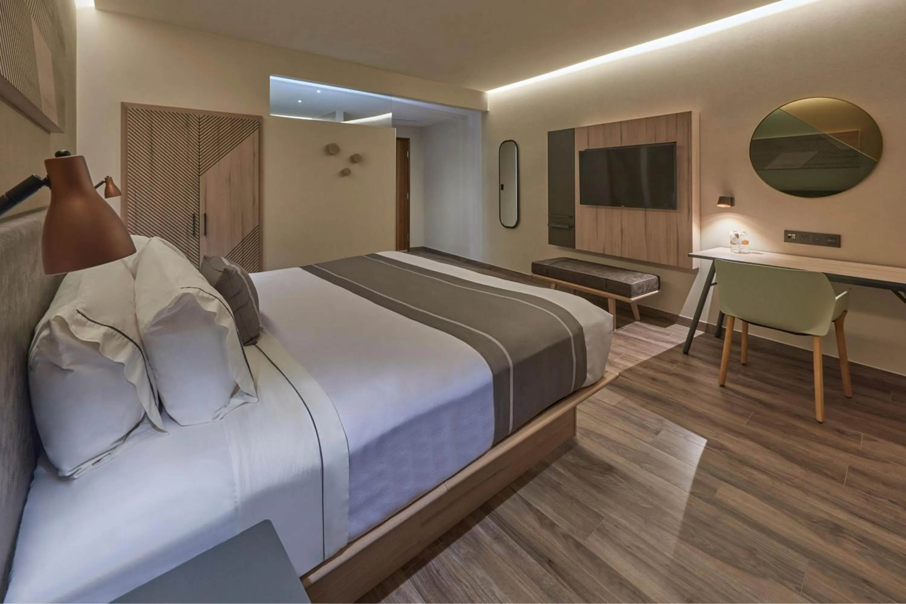 Photo of the whole room, Bed in City Express Plus by Marriott San Luis Potosi