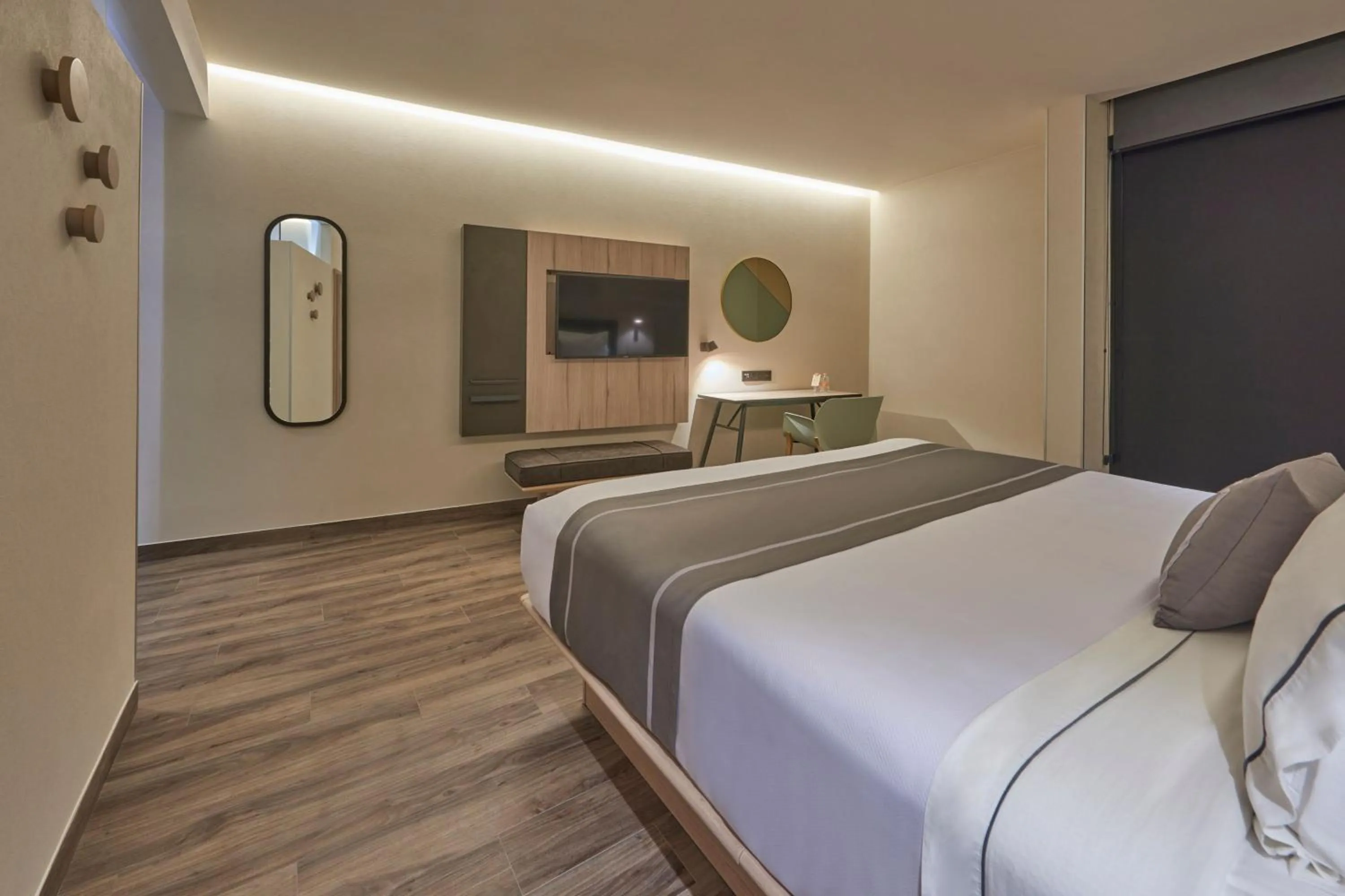 Photo of the whole room, Bed in City Express Plus by Marriott San Luis Potosi