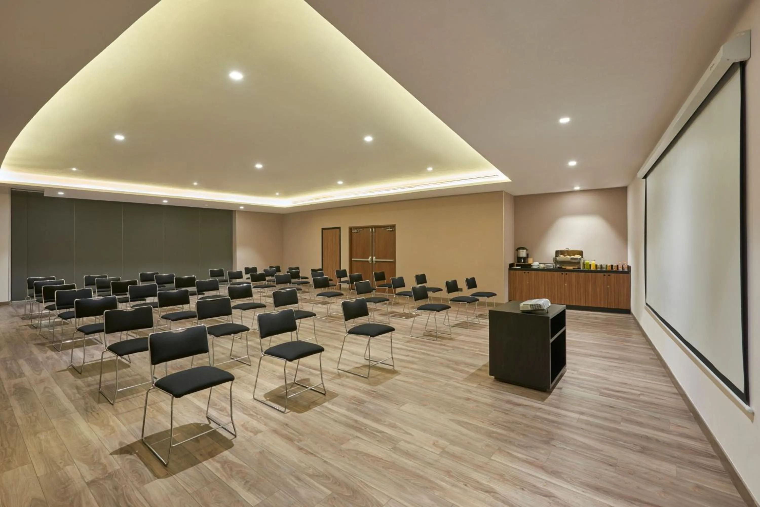 Meeting/conference room in City Express Plus by Marriott San Luis Potosi