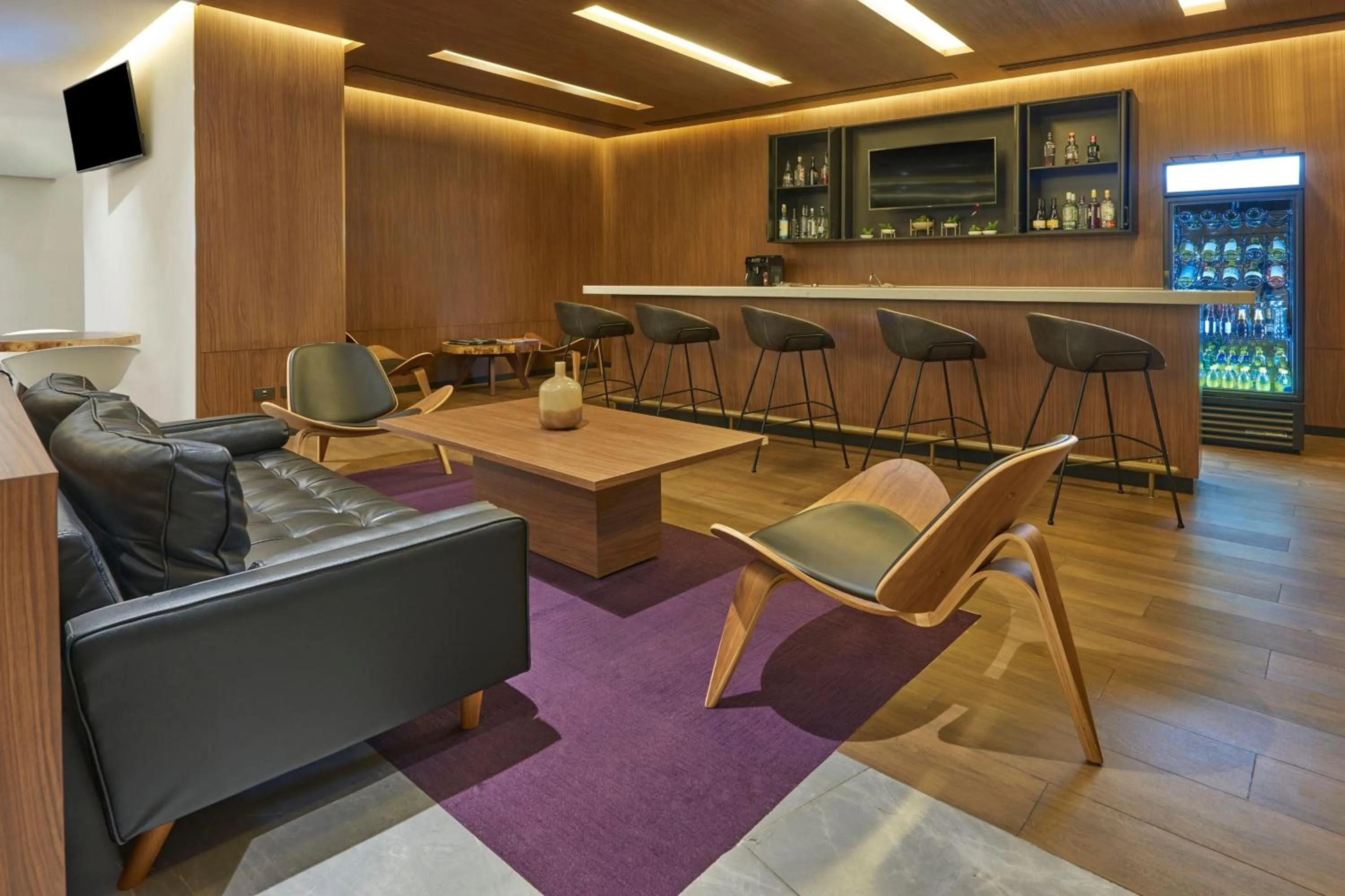 Lounge or bar in City Express Plus by Marriott San Luis Potosi