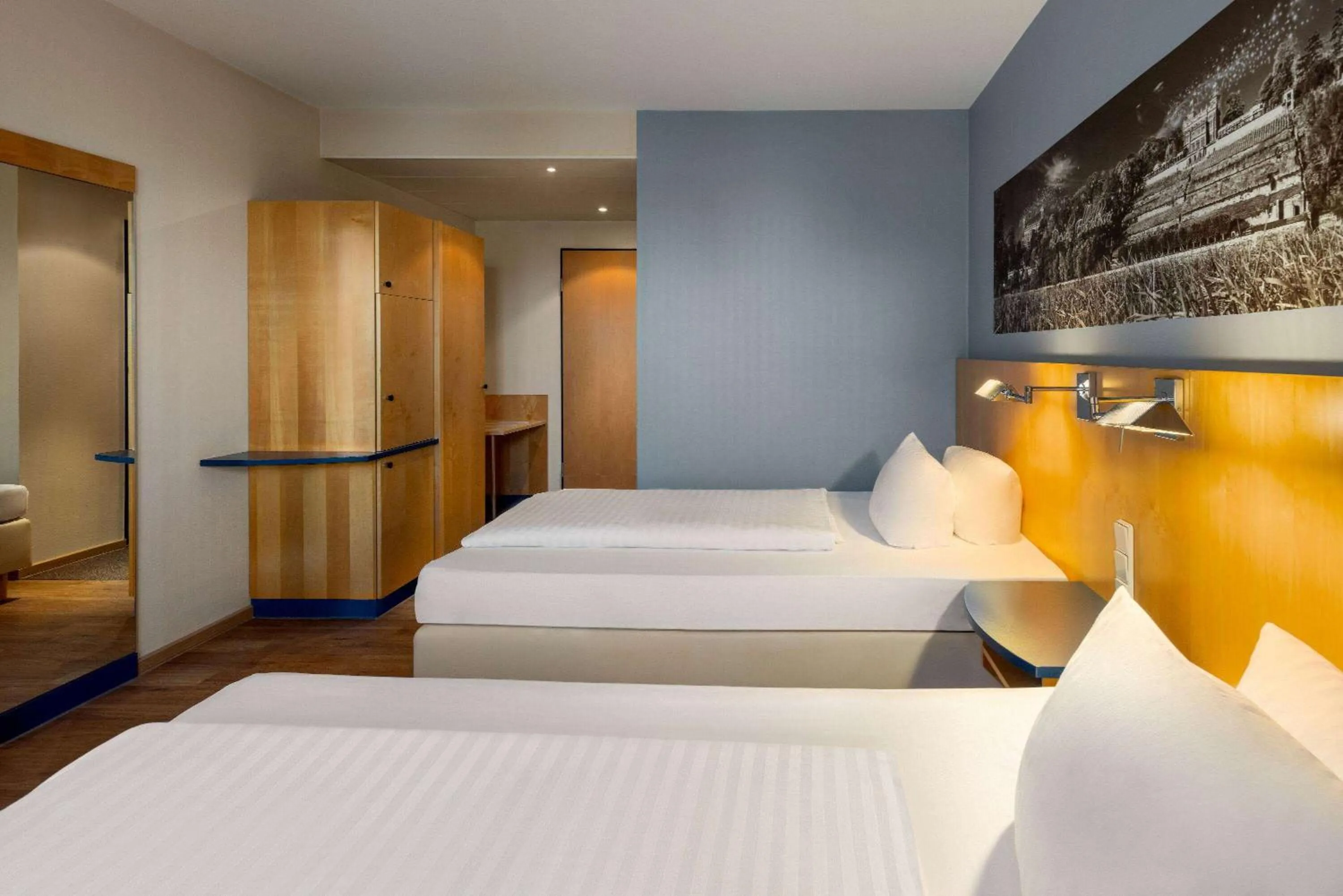 Photo of the whole room, Bed in Amedia Dresden Elbpromenade, Trademark Collection by Wyndham