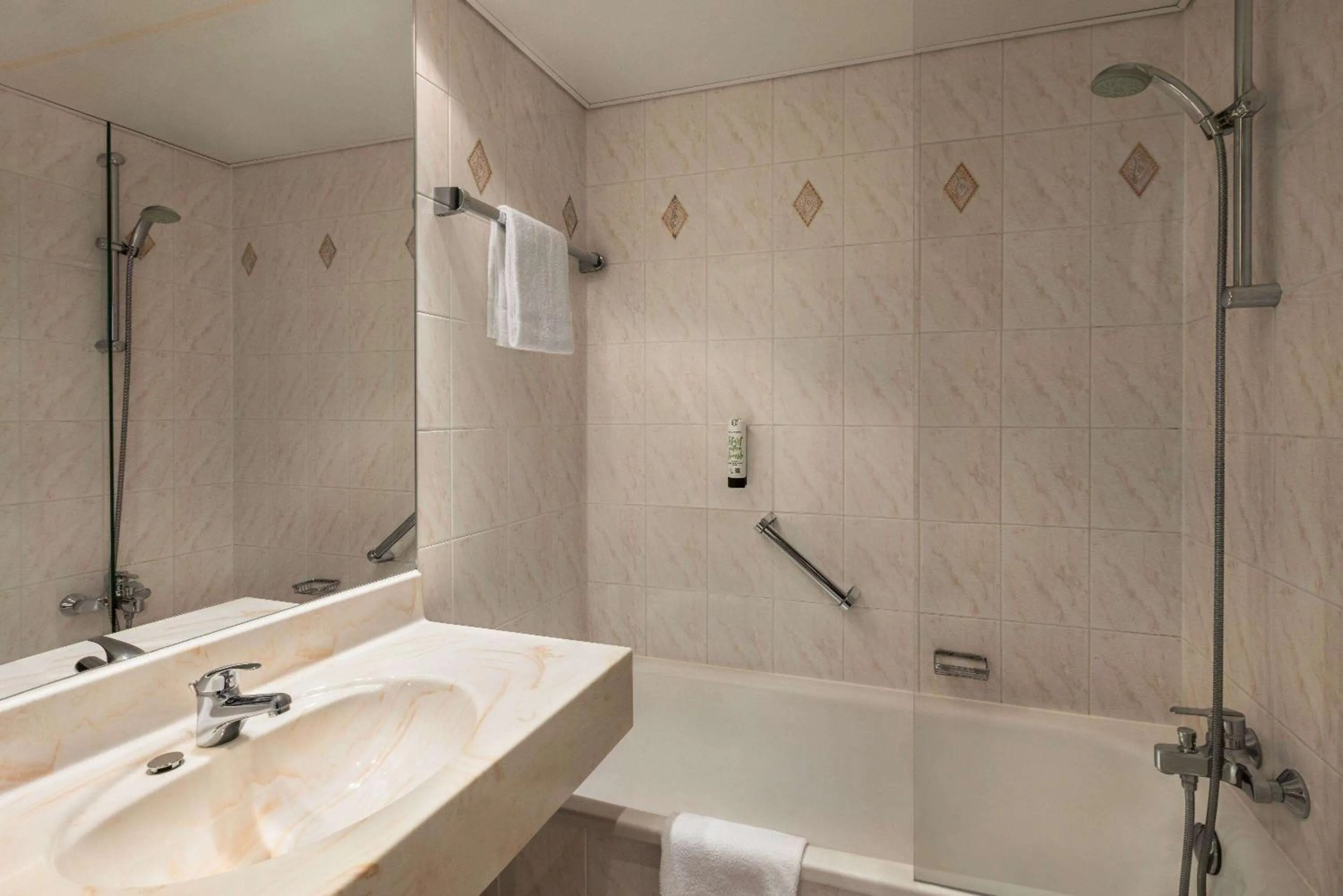 Bathroom in Amedia Dresden Elbpromenade, Trademark Collection by Wyndham