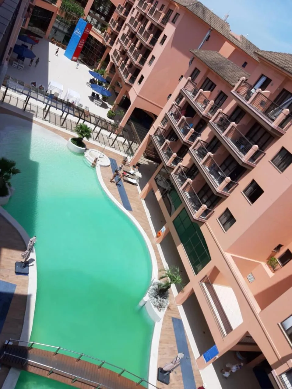 Pool view in Jurerê Beach Village - Studio Lateral Luxo