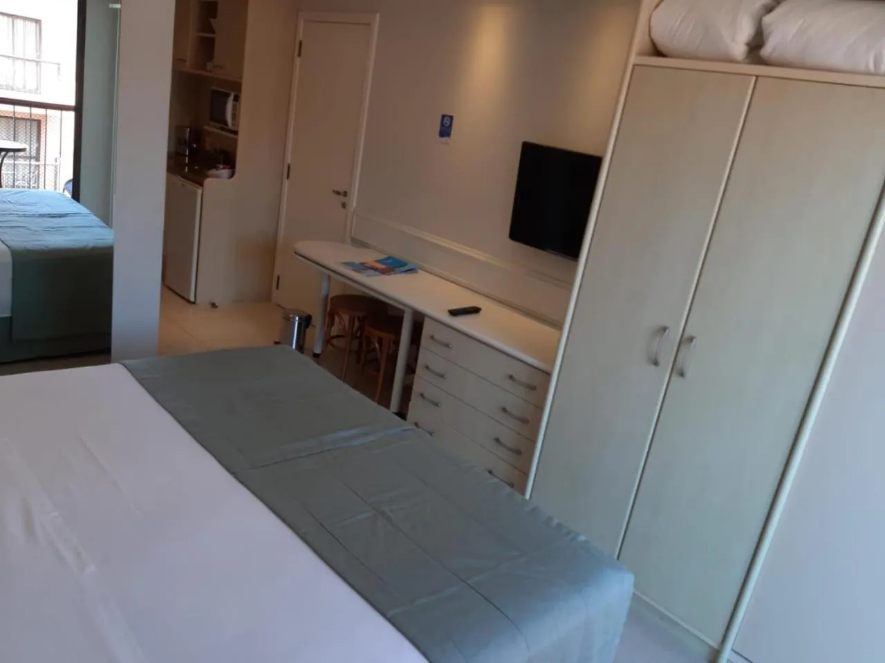 Bedroom, Bed in Jurerê Beach Village - Studio Lateral Luxo