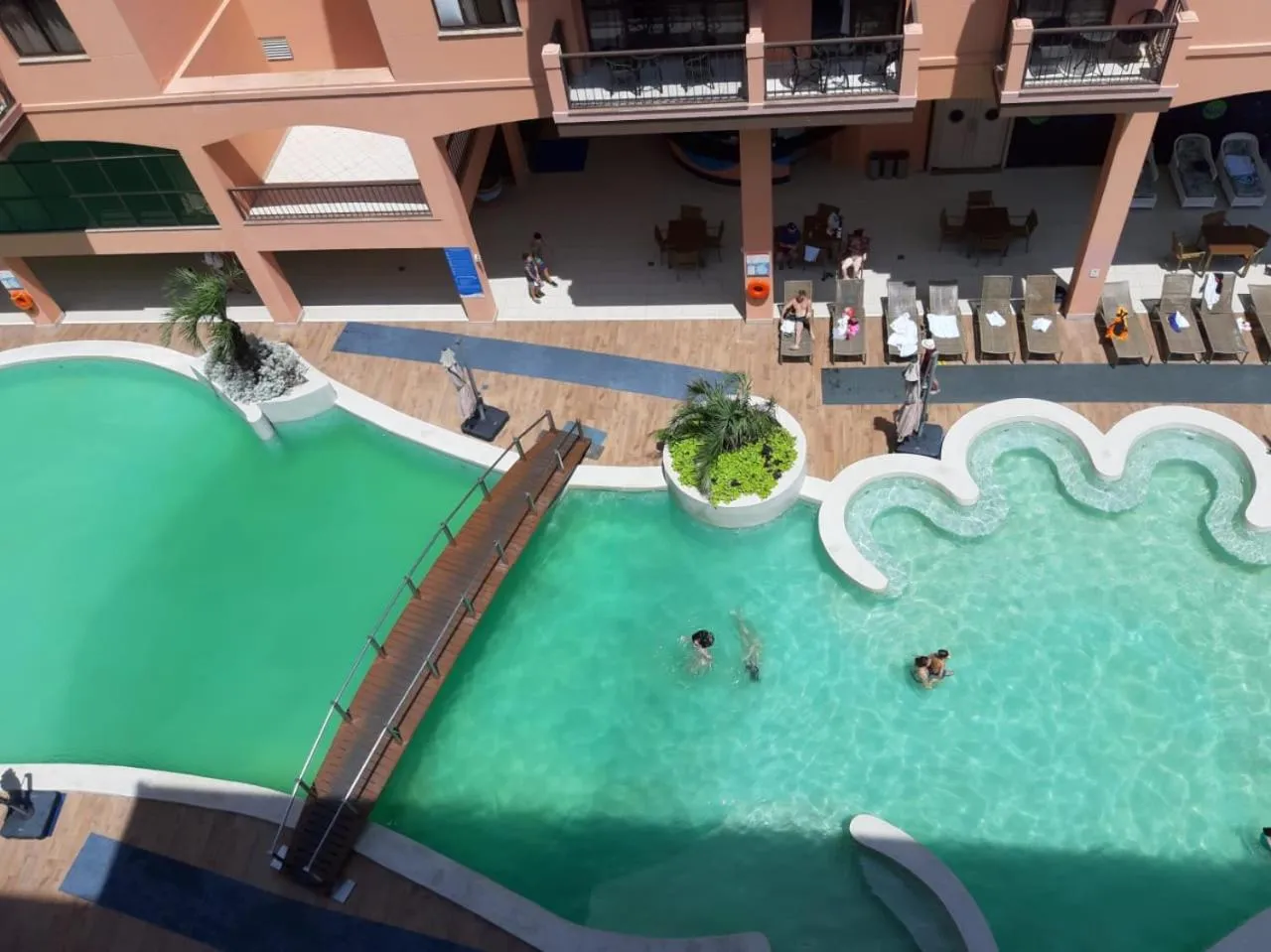 Pool view in Jurerê Beach Village - Studio Lateral Luxo