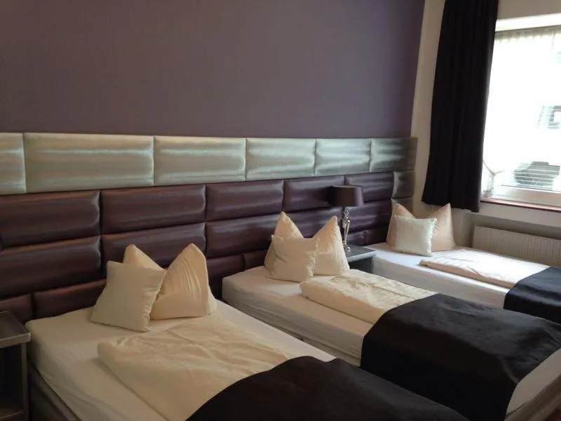 Photo of the whole room in Hotel Am Wehrhahn