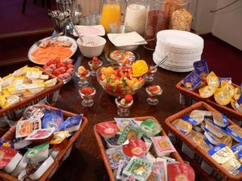 Restaurant/places to eat in Hotel Am Wehrhahn