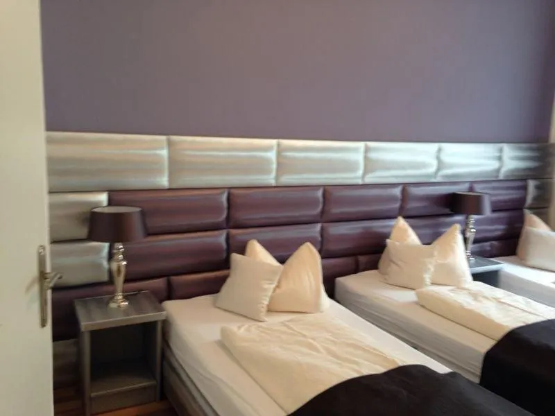 Photo of the whole room in Hotel Am Wehrhahn