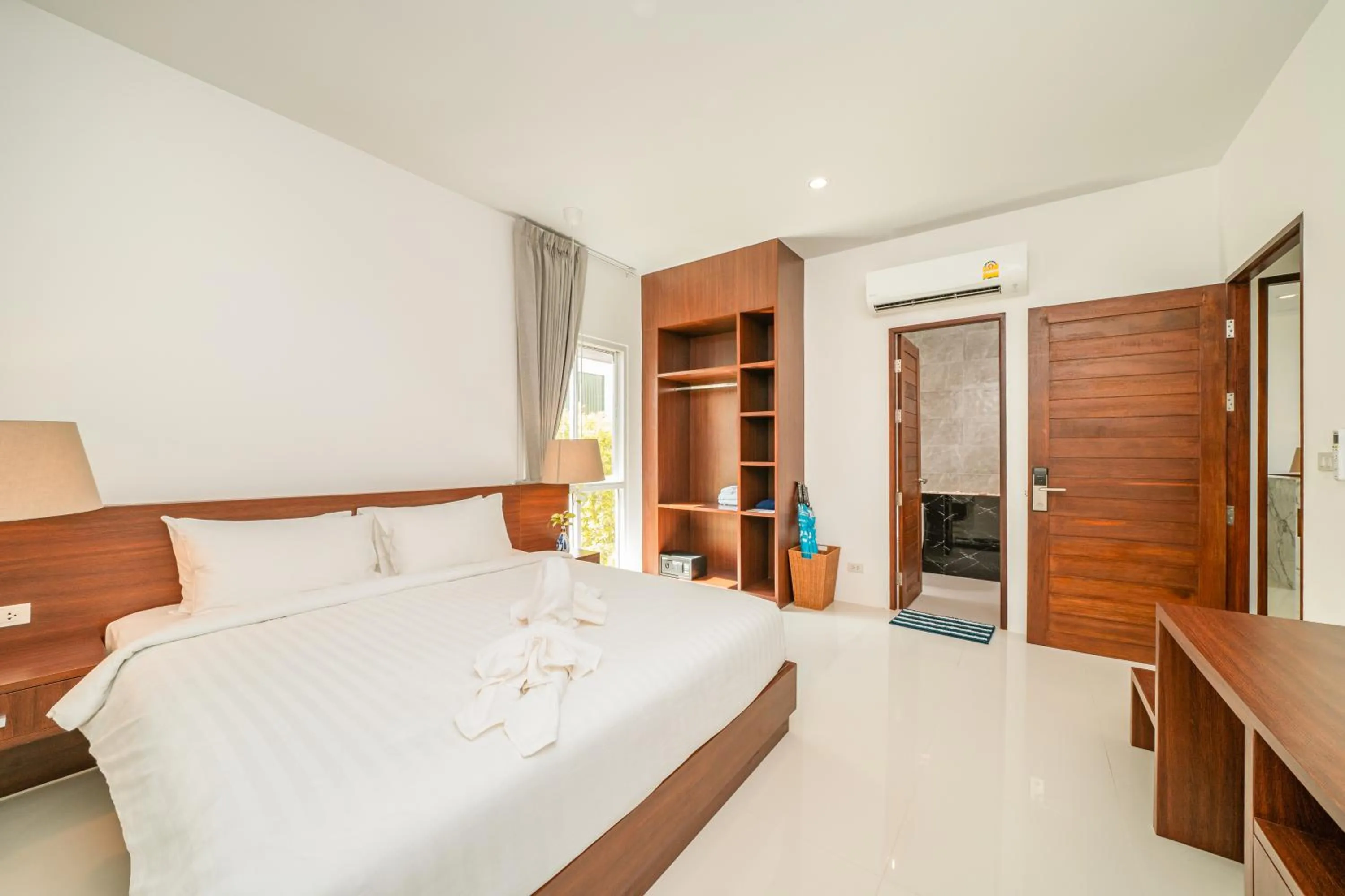 Bed in Resto Sea Resort - Baan Krut