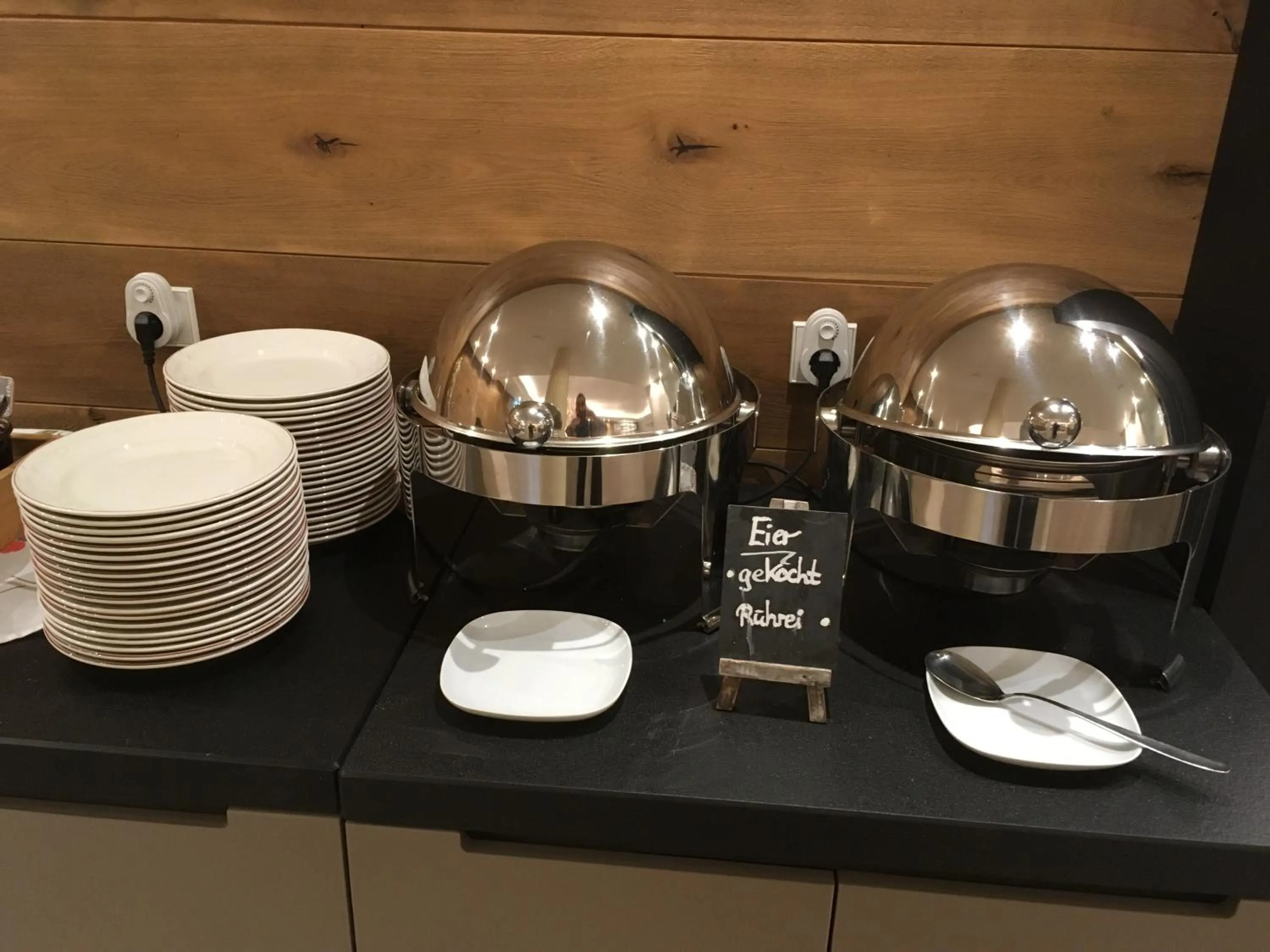 Buffet breakfast in Ringhotel Bundschu