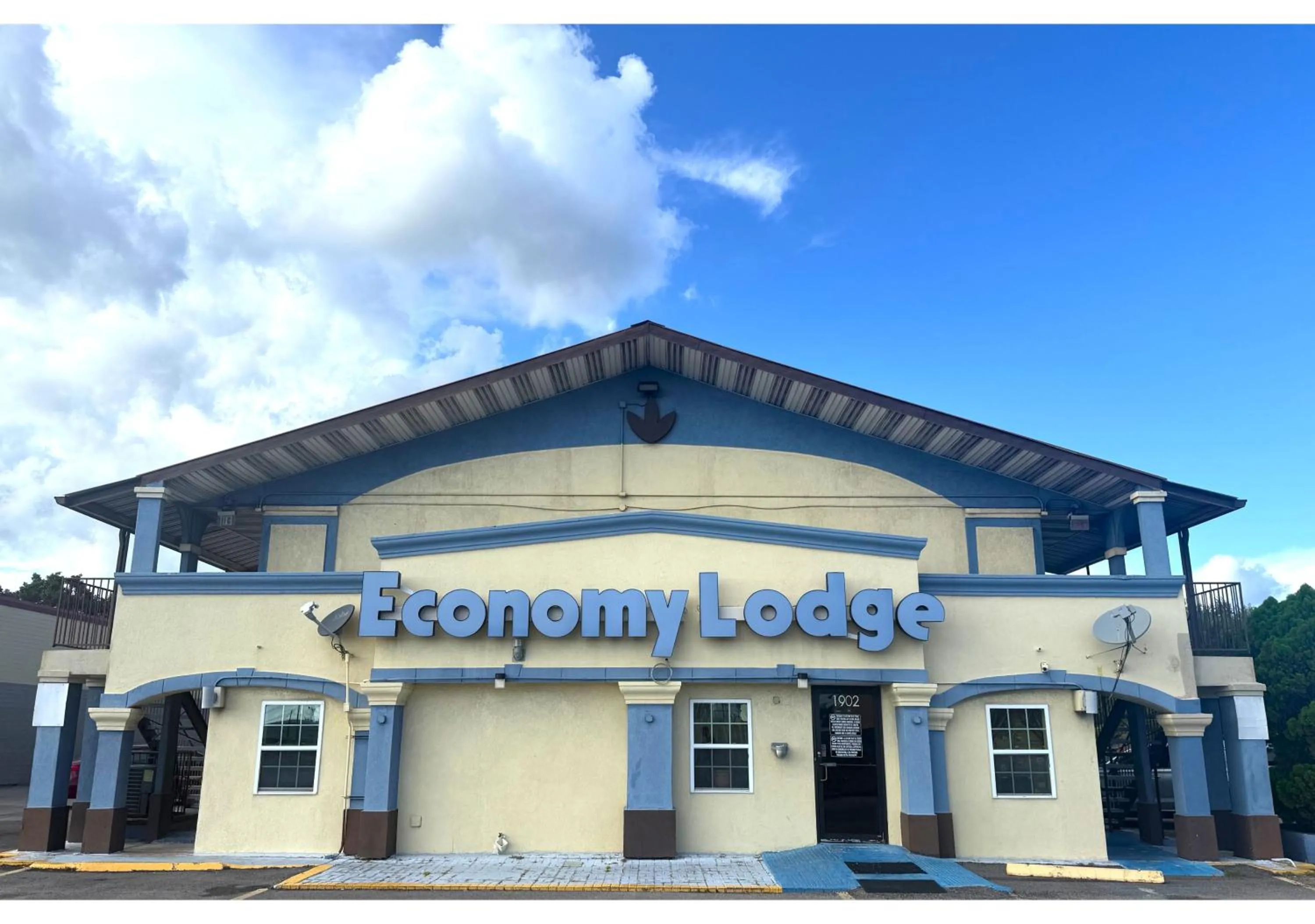 Facade/entrance in Economy Lodge by Hotel O Texas City