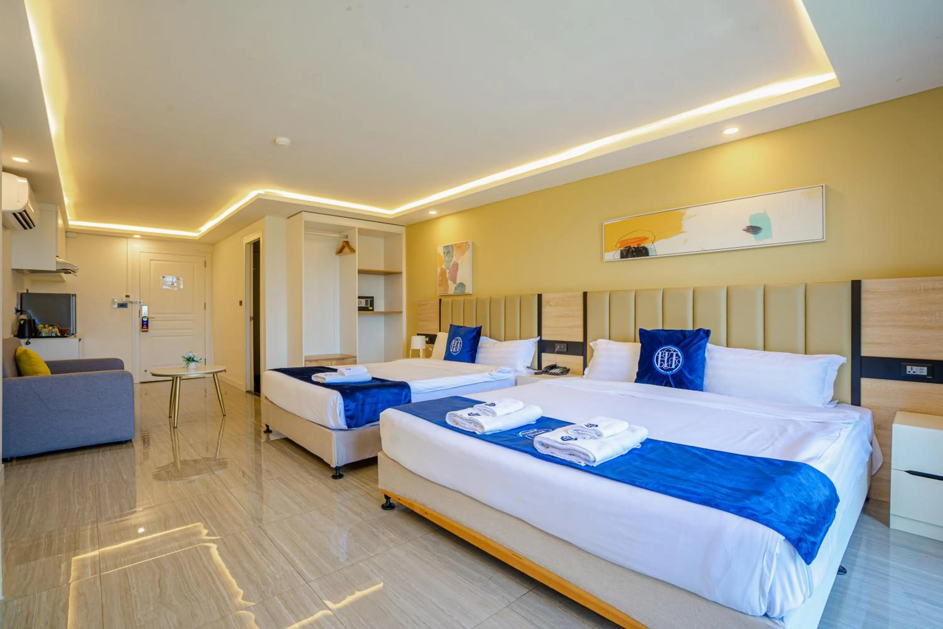 Deluxe Twin Room in HT9 Hotel