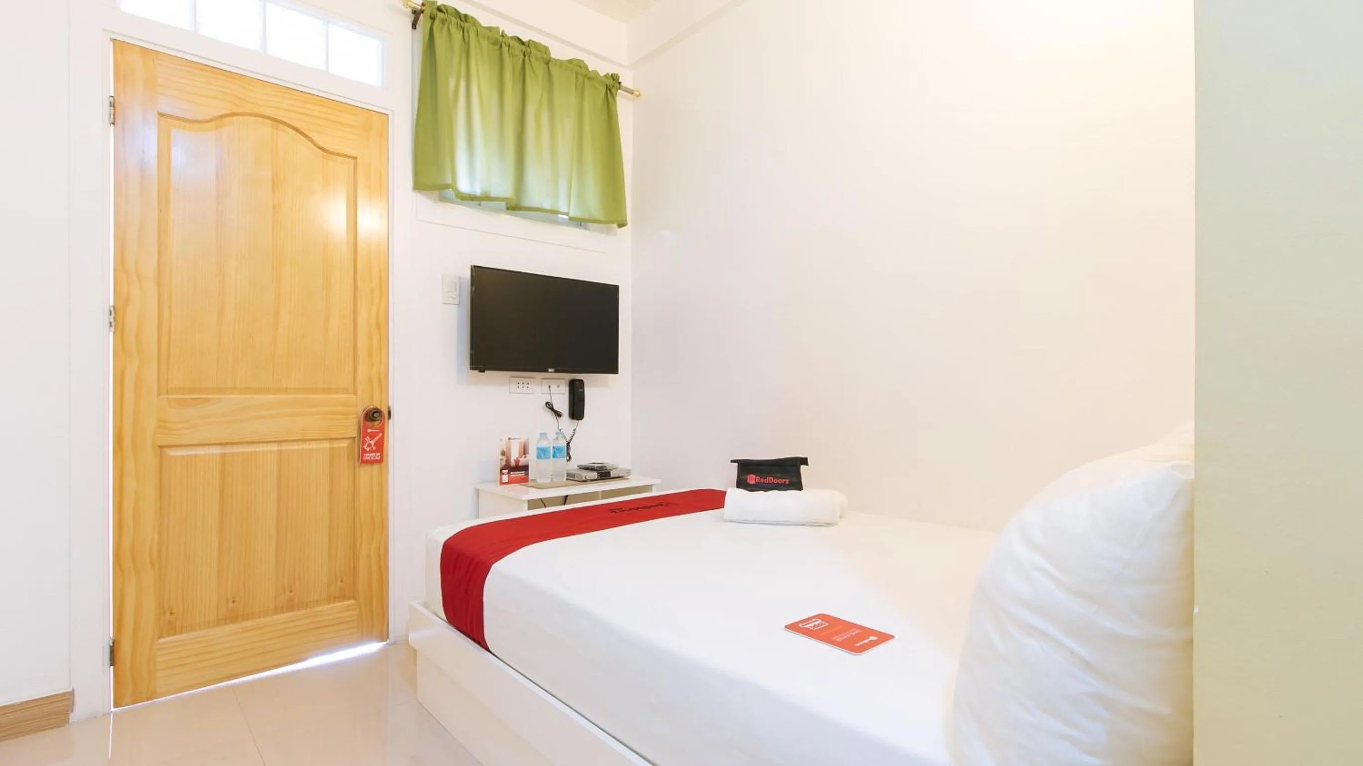 Bedroom, Bed in RedDoorz Plus near Lapasan Plaza Cagayan de Oro
