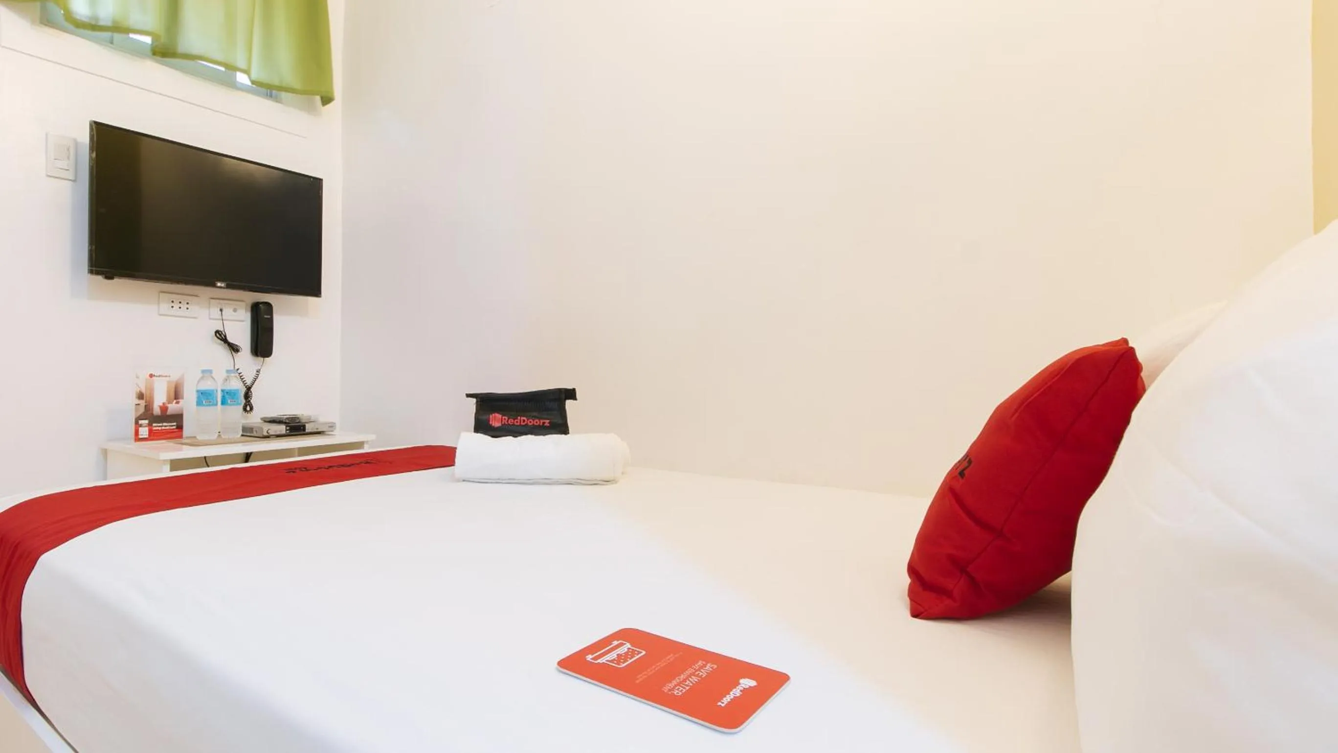 Bedroom, Bed in RedDoorz Plus near Lapasan Plaza Cagayan de Oro