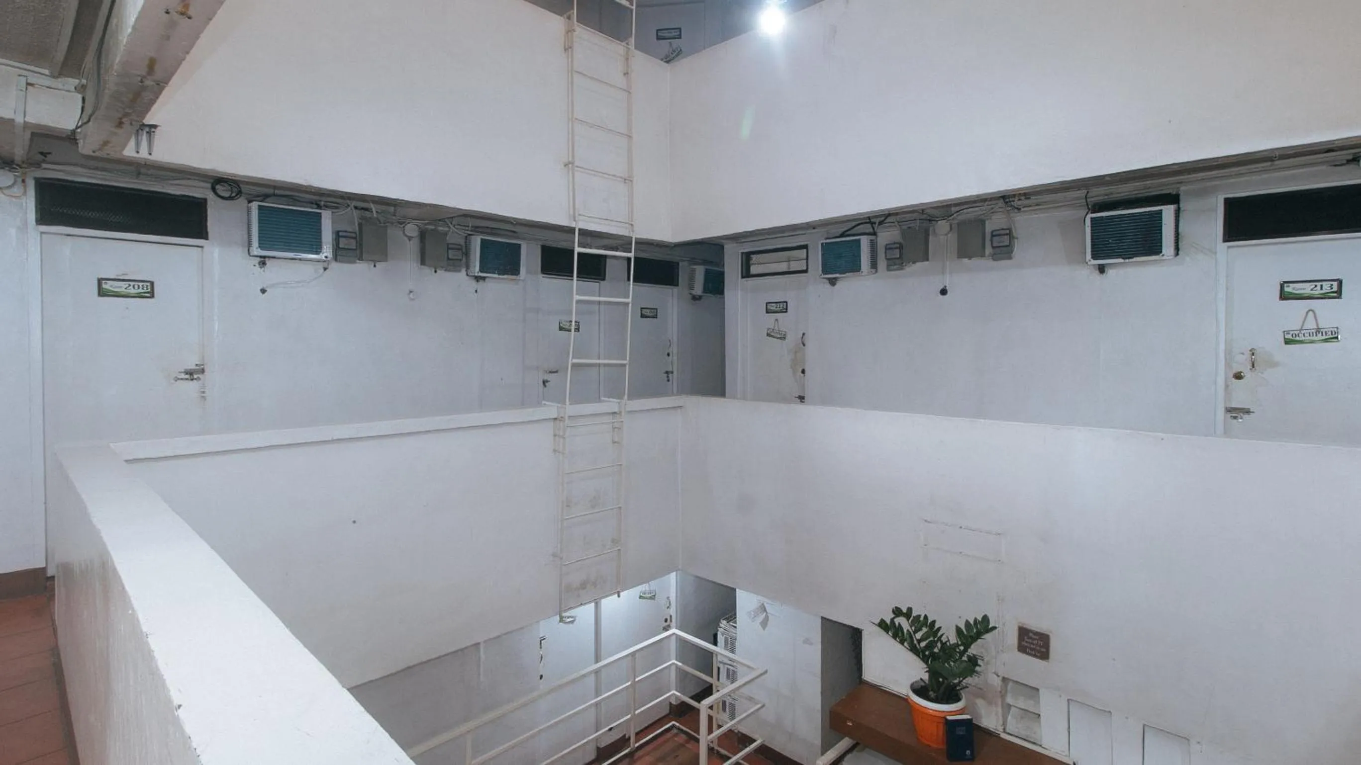 Balcony/Terrace in RedDoorz near OWWA Pasay