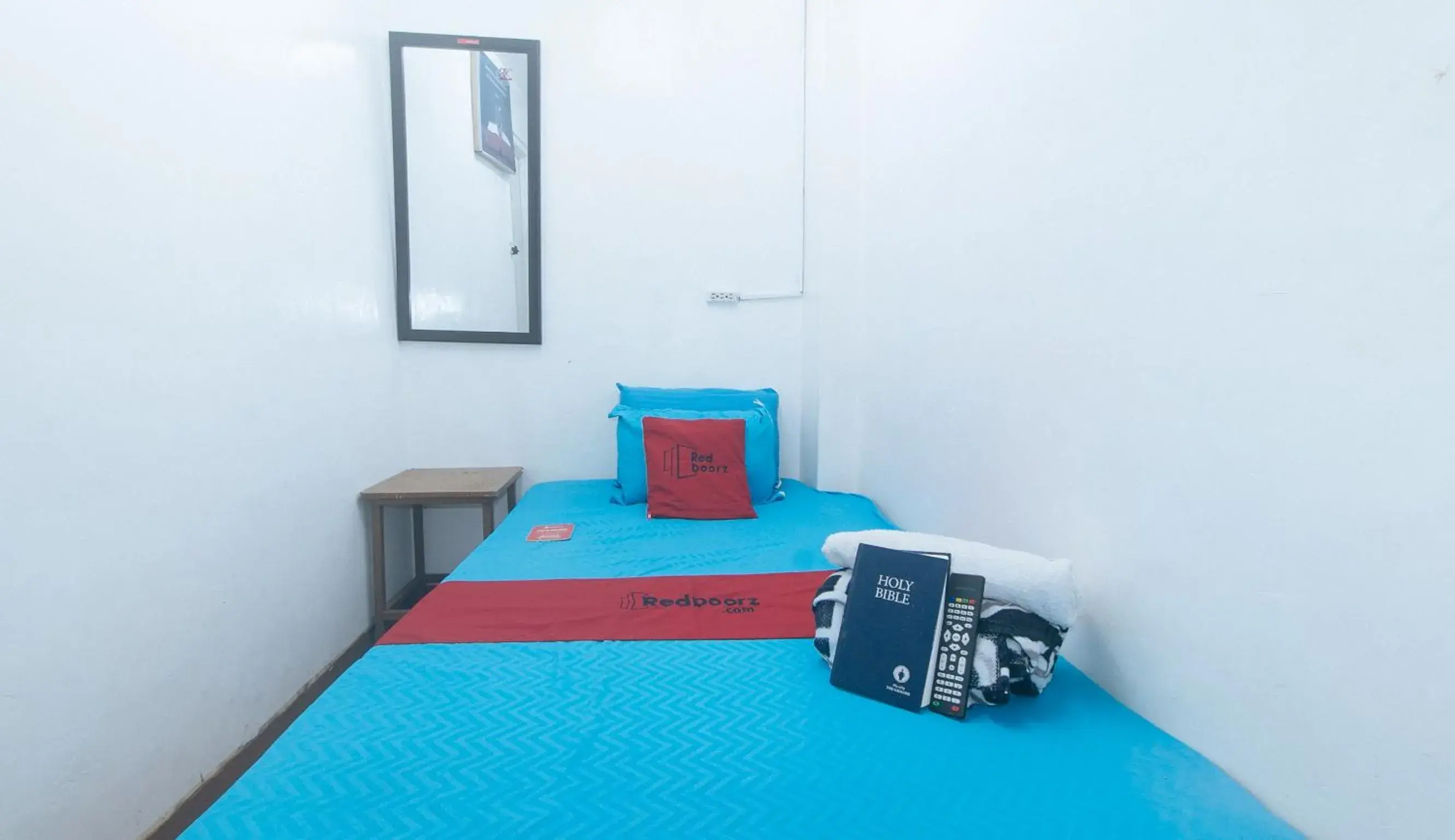 Standard Double Room in RedDoorz near OWWA Pasay Standard Double Room in RedDoorz near OWWA Pasay