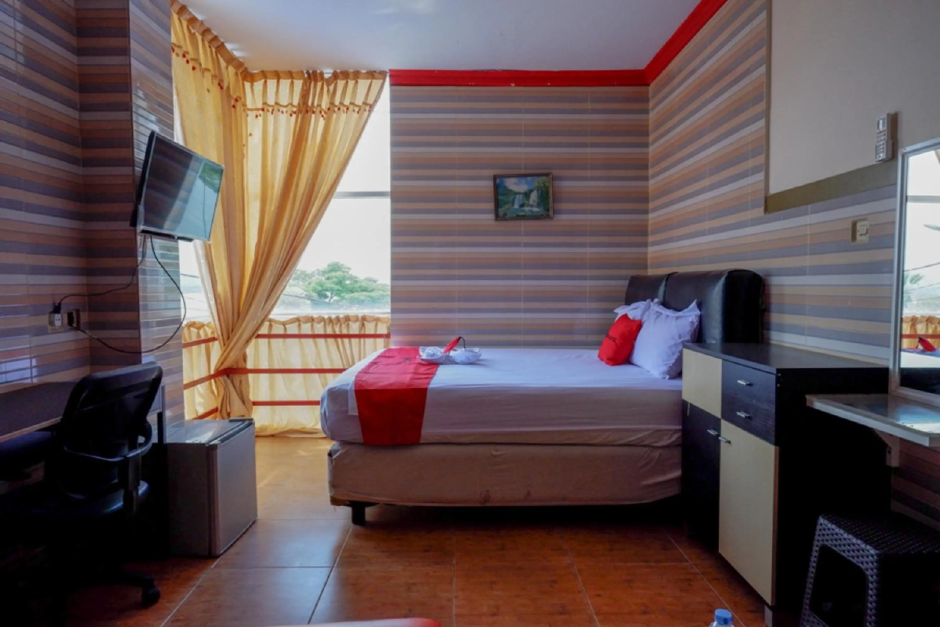 Bedroom, Bed in RedDoorz near Kendari Beach 2
