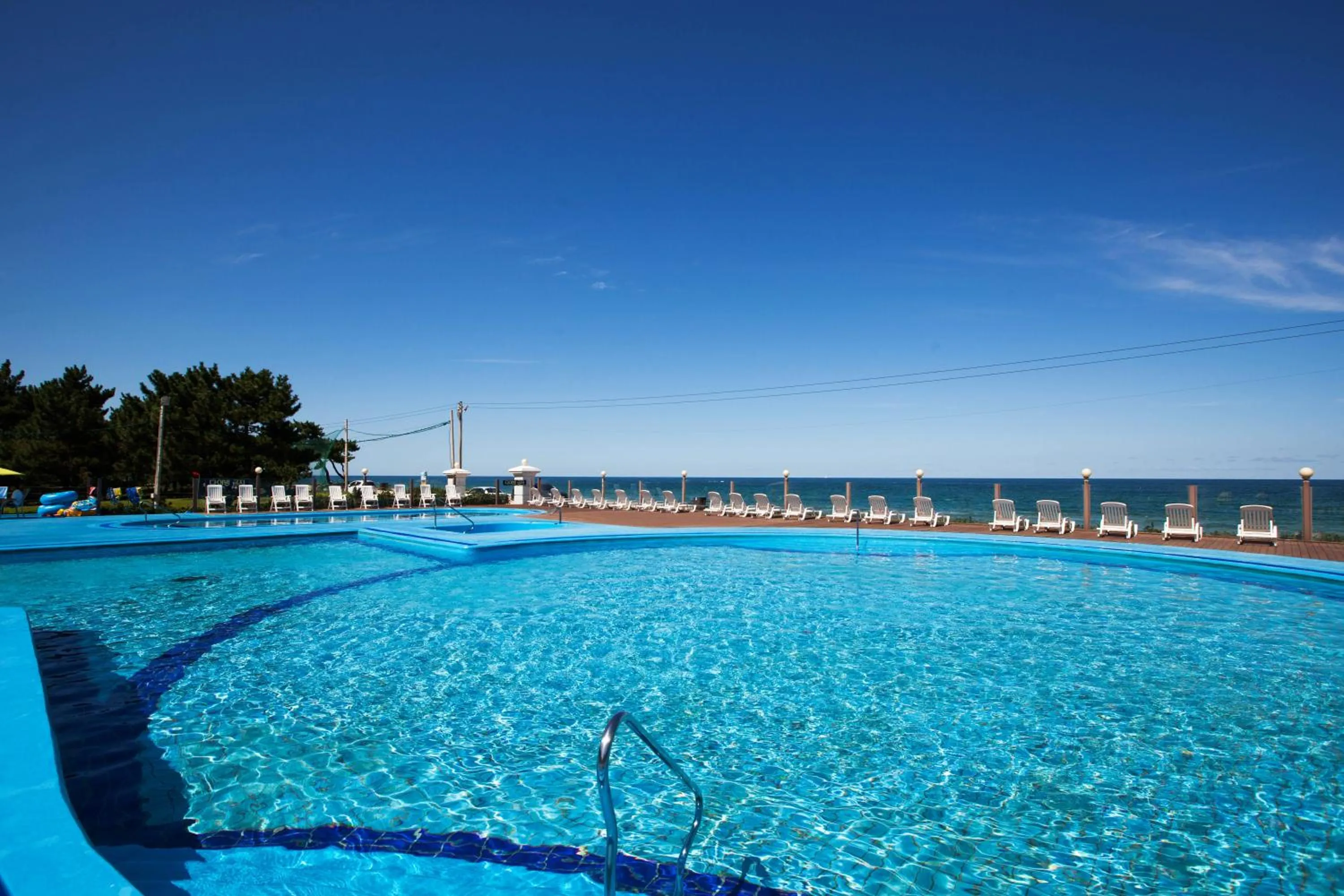 Swimming pool in BENIKEA San&Bada Jumunjin Resort