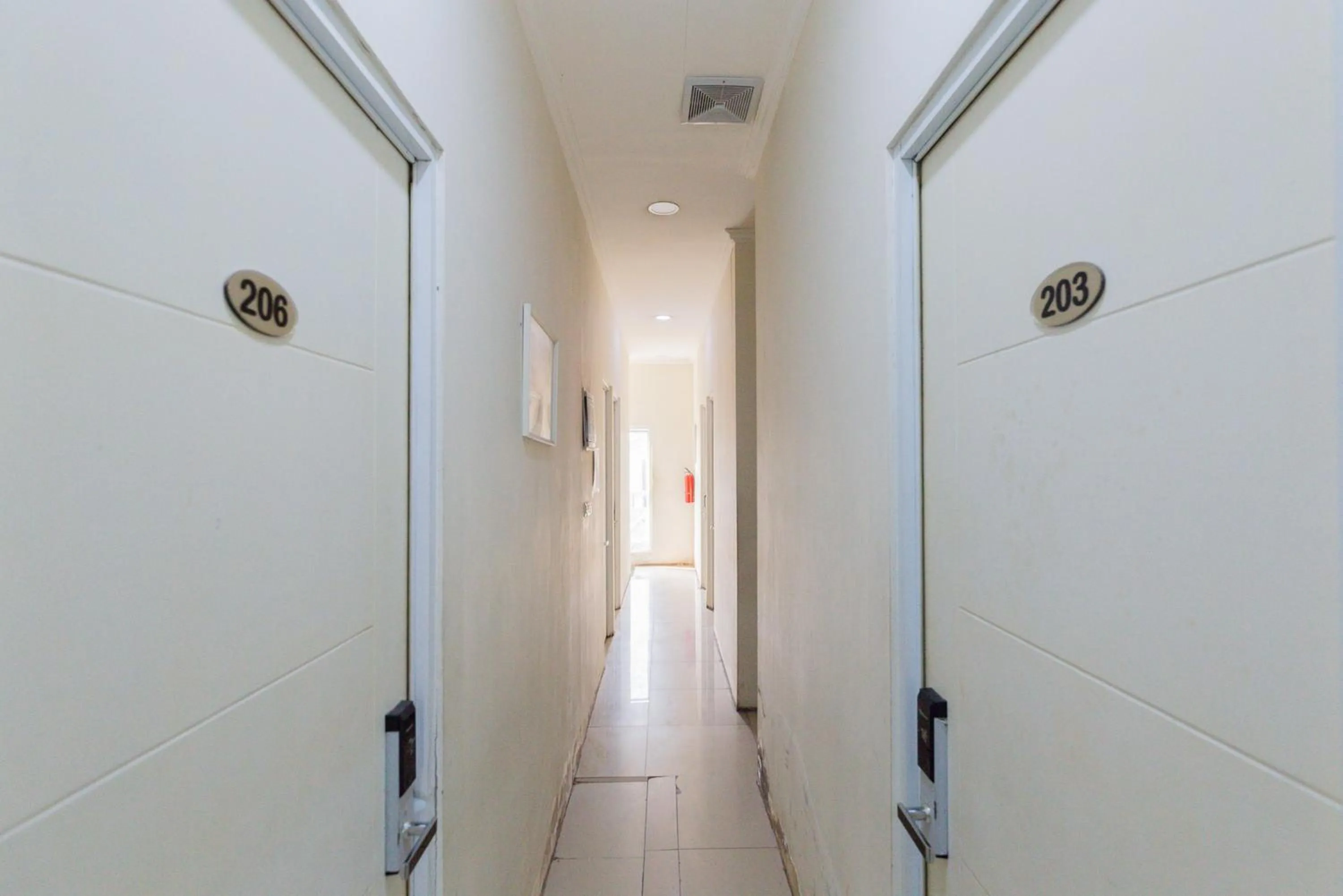 Property building in RedDoorz @ Garden Boulevard Citra Raya Tangerang