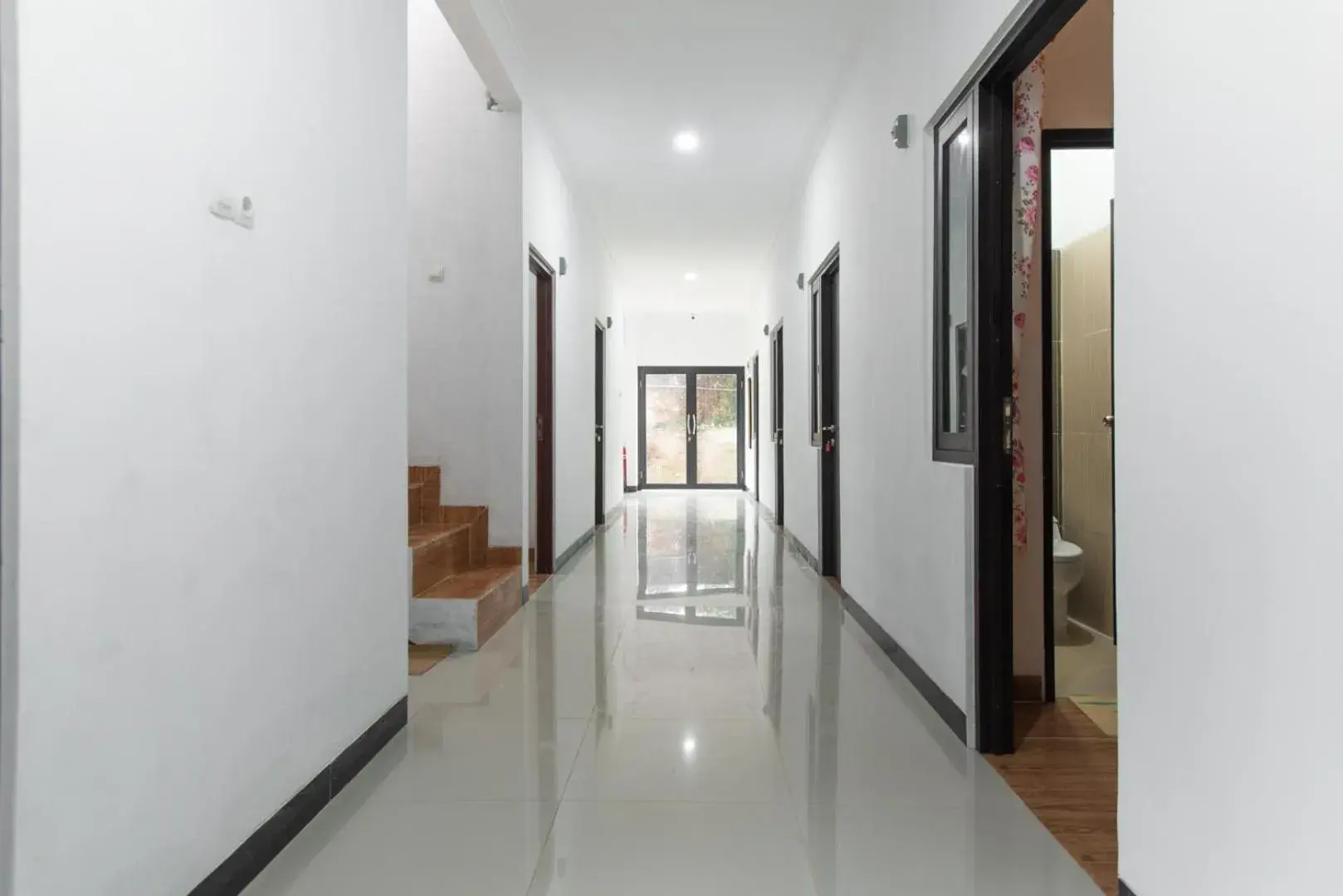 Suite in RedDoorz Plus near Trans Studio Cibubur 2 Suite in RedDoorz Plus near Trans Studio Cibubur 2