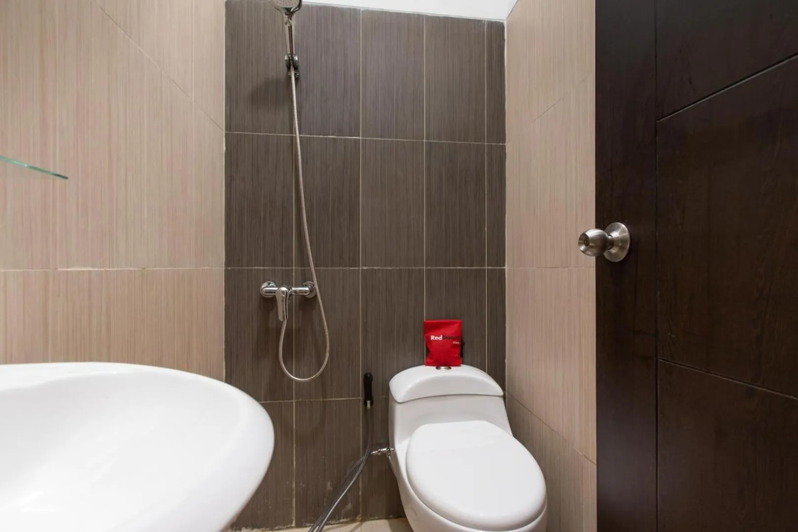 Bathroom in RedDoorz Plus near Trans Studio Cibubur 2