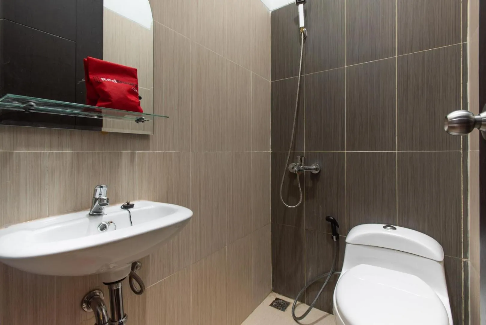 Bathroom in RedDoorz Plus near Trans Studio Cibubur 2