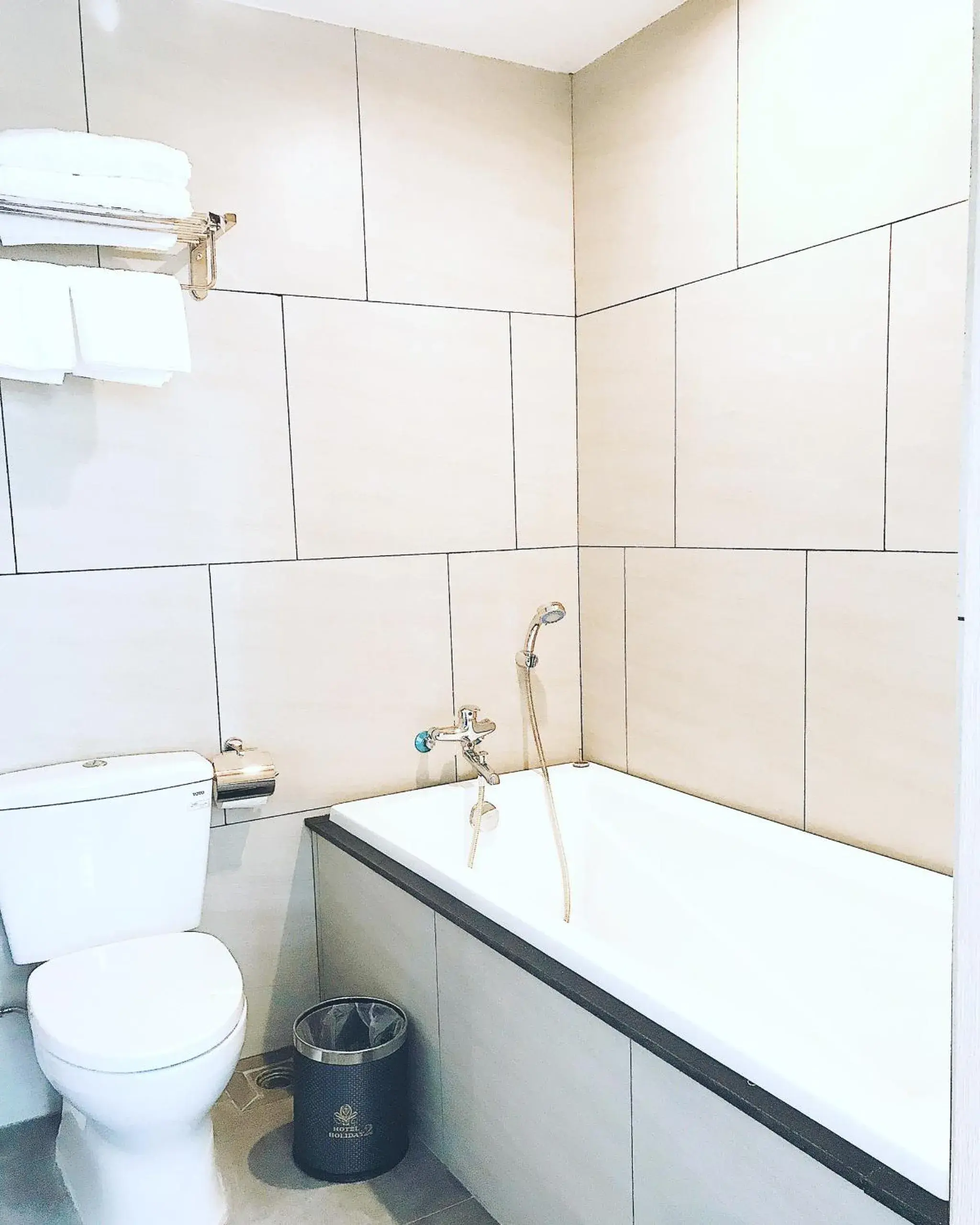 Deluxe Twin Room in HOLIDAY 2 HOTEL Deluxe Twin Room in HOLIDAY 2 HOTEL