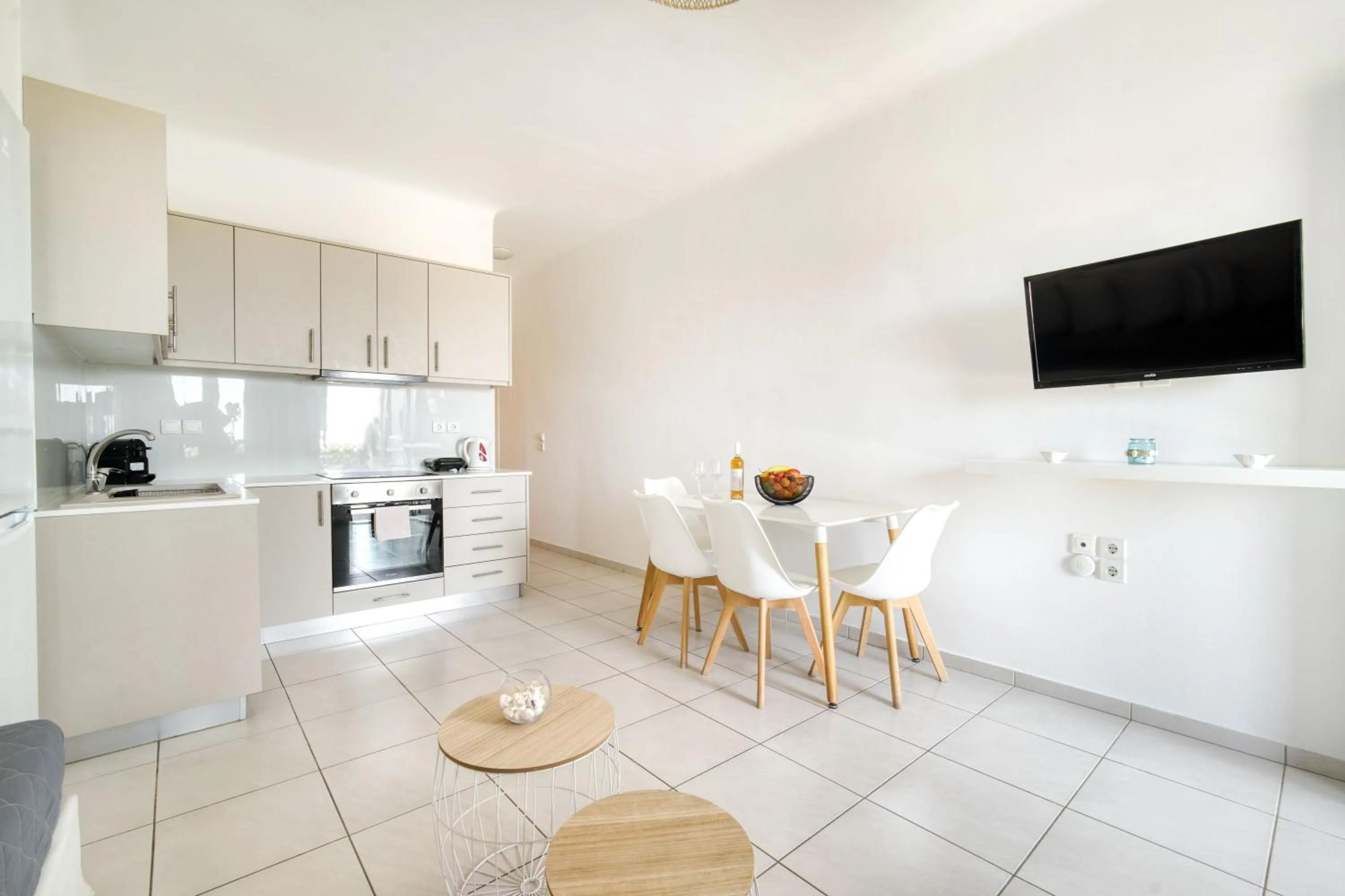 Dining area in Overview Mykonos Apartments
