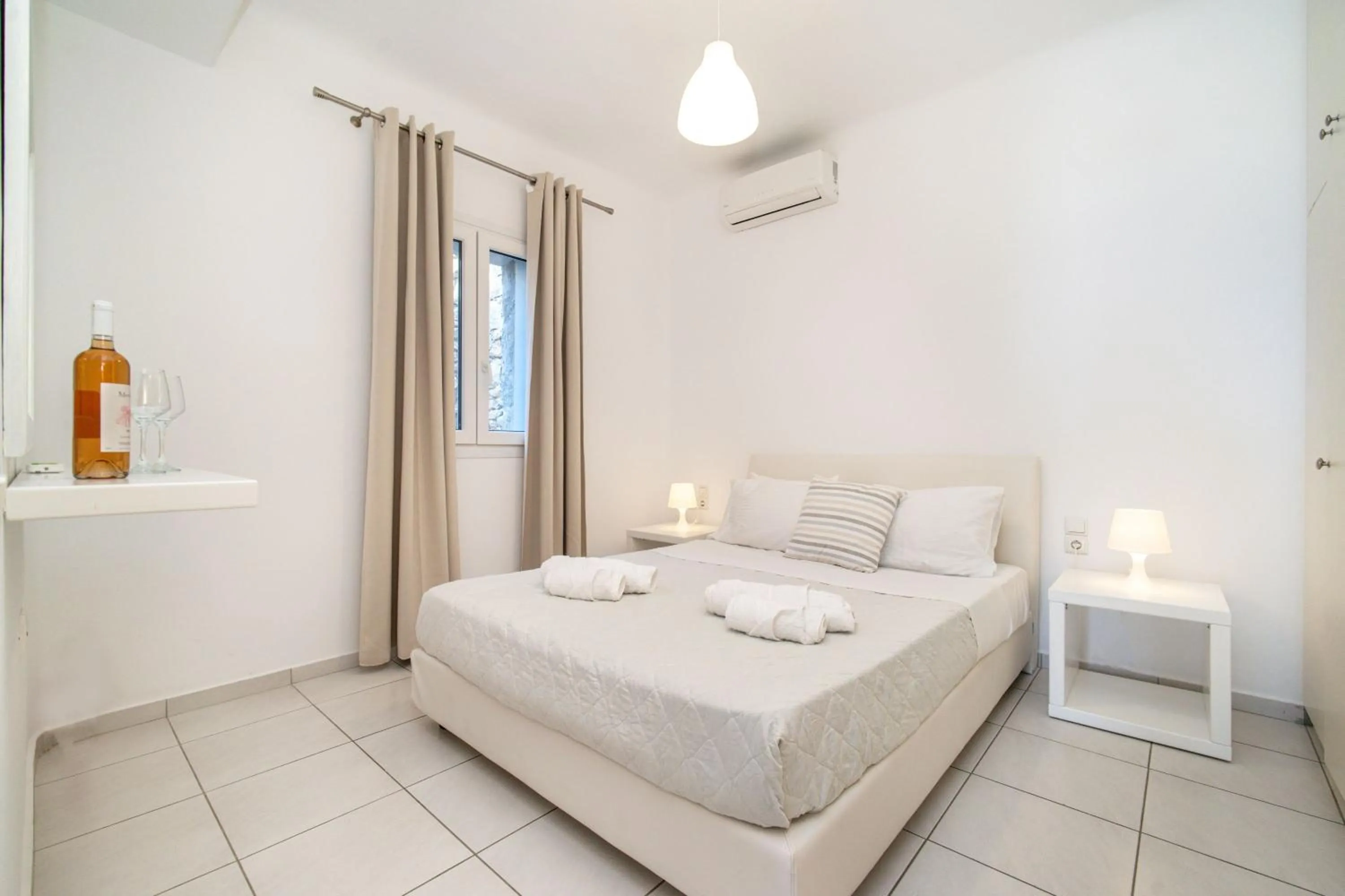 Bedroom, Bed in Overview Mykonos Apartments