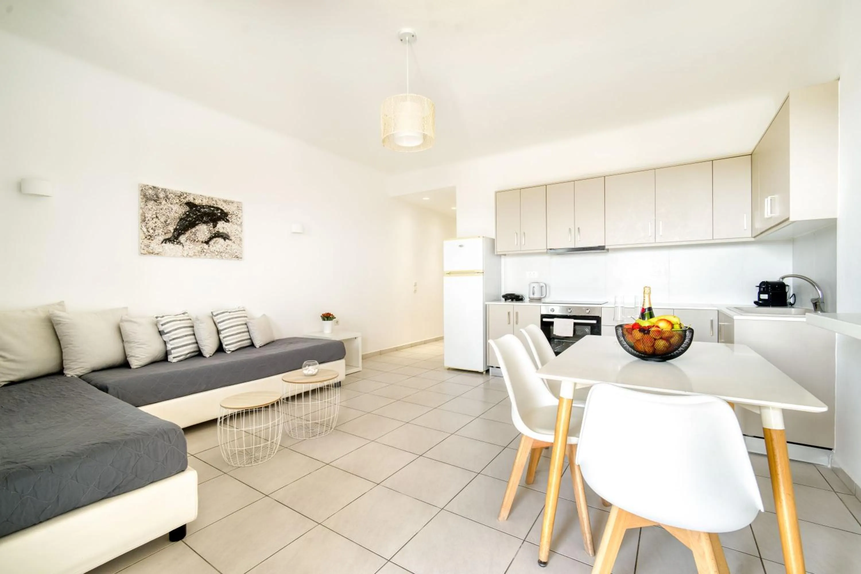 Dining area in Overview Mykonos Apartments