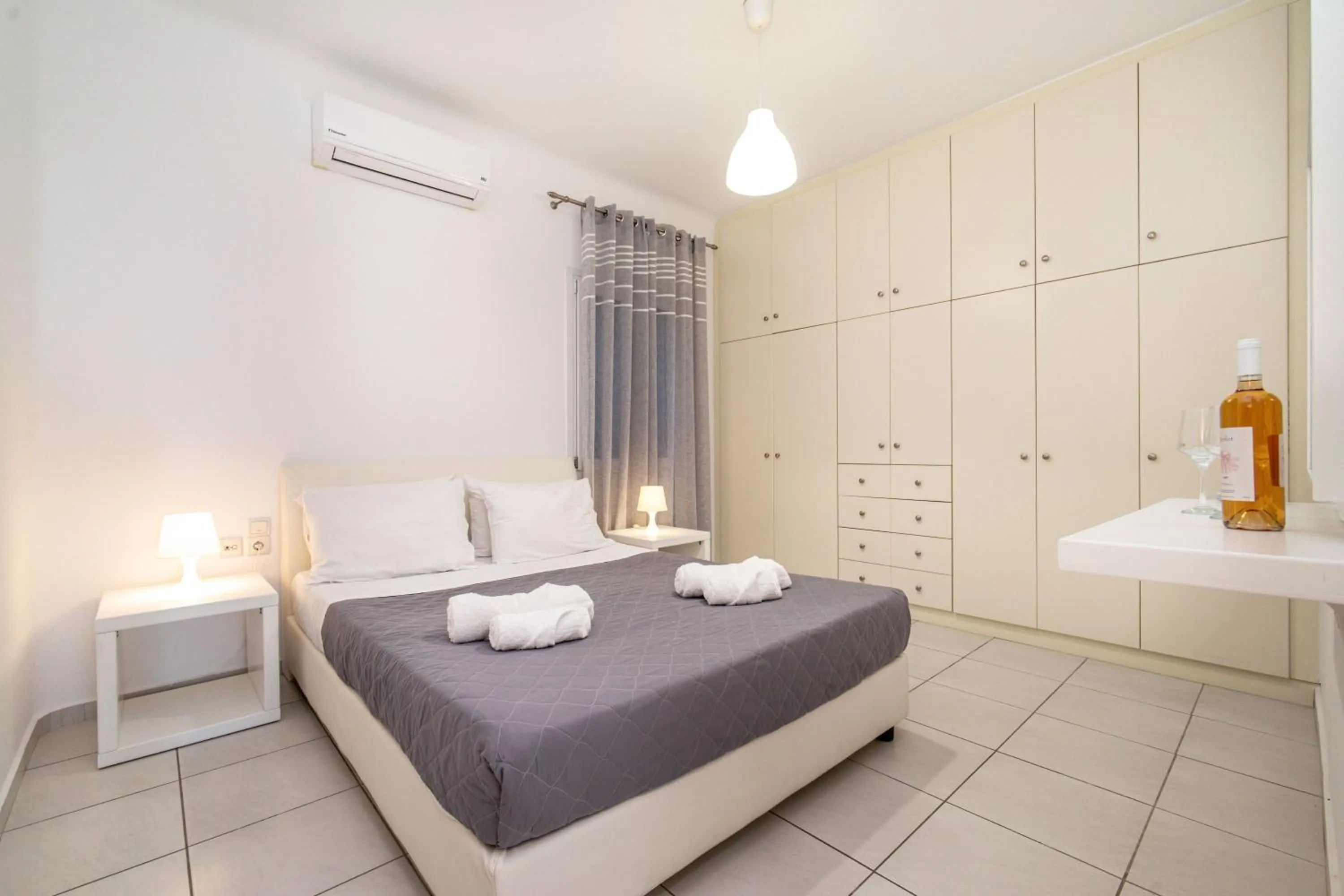 Bedroom, Bed in Overview Mykonos Apartments