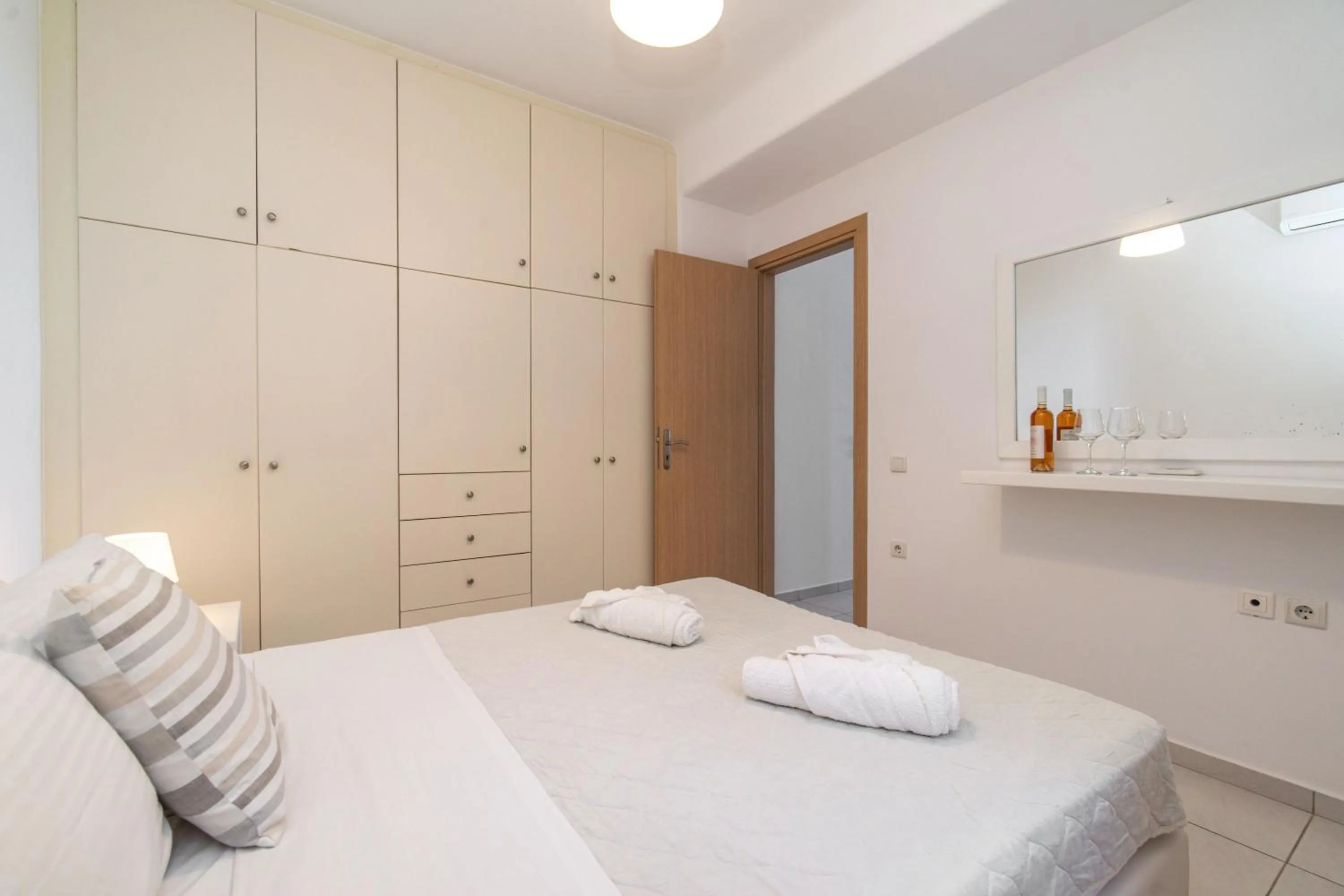 Bedroom, Bed in Overview Mykonos Apartments