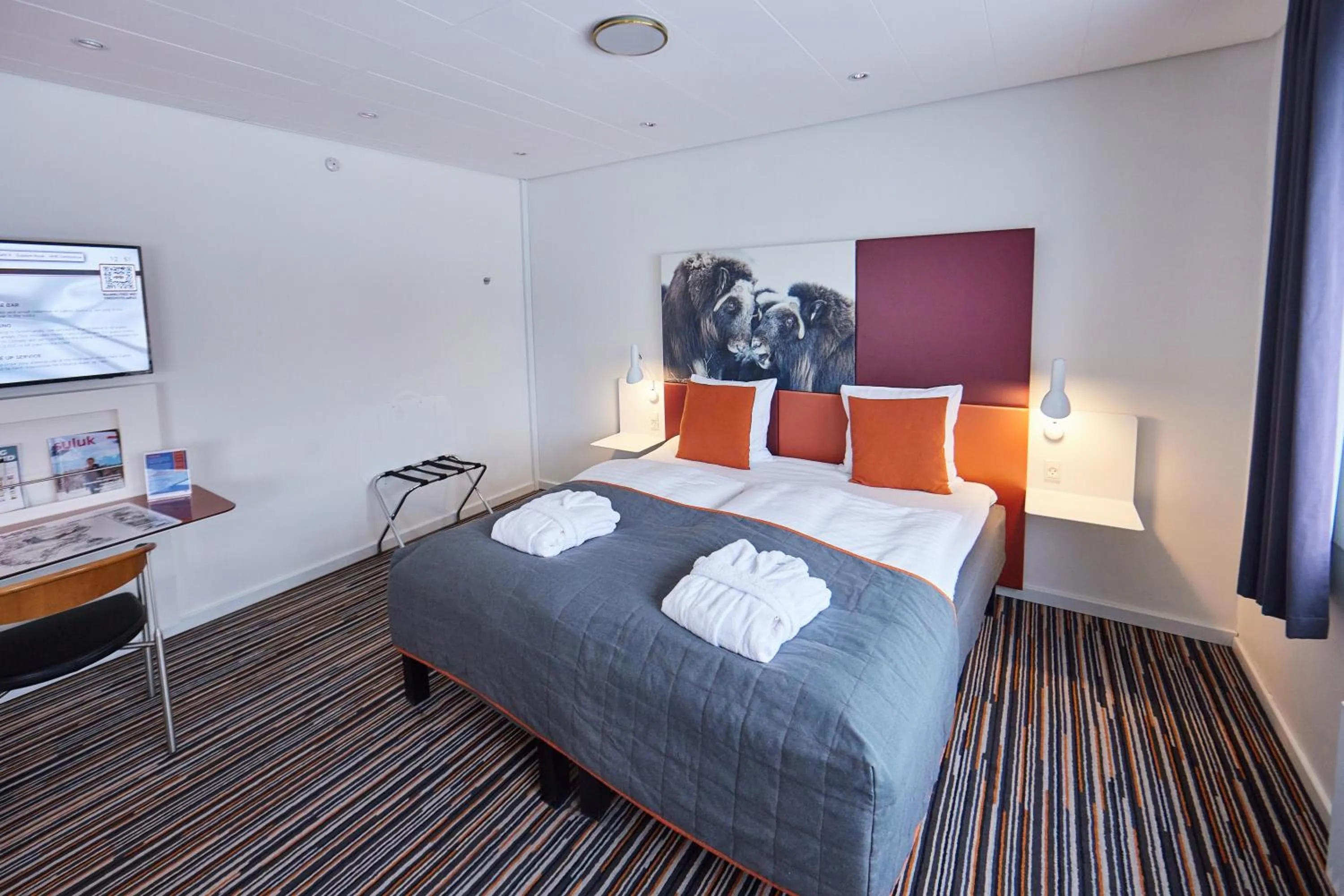 Bedroom, Bed in Hotel Hans Egede