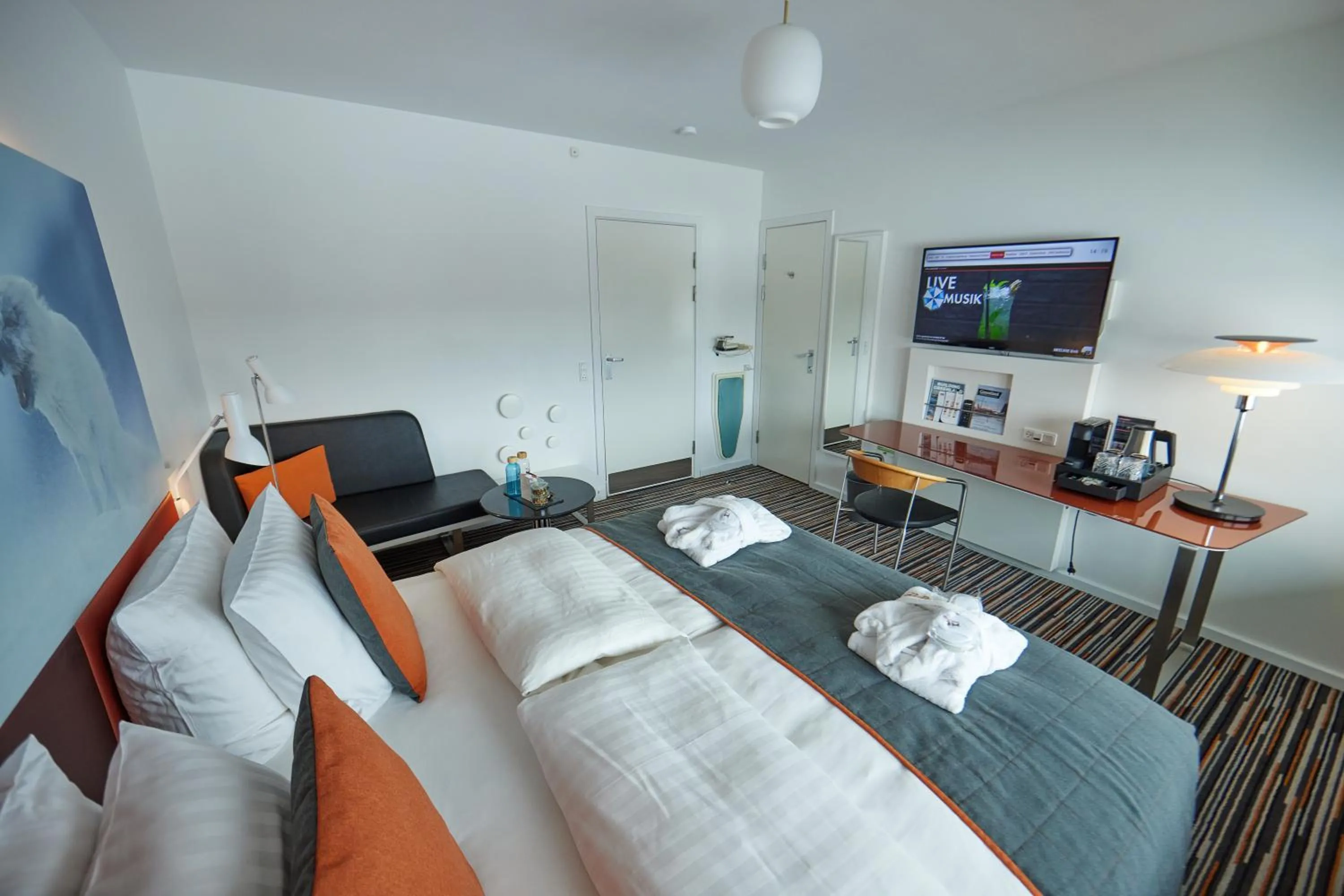 Bedroom, Bed in Hotel Hans Egede