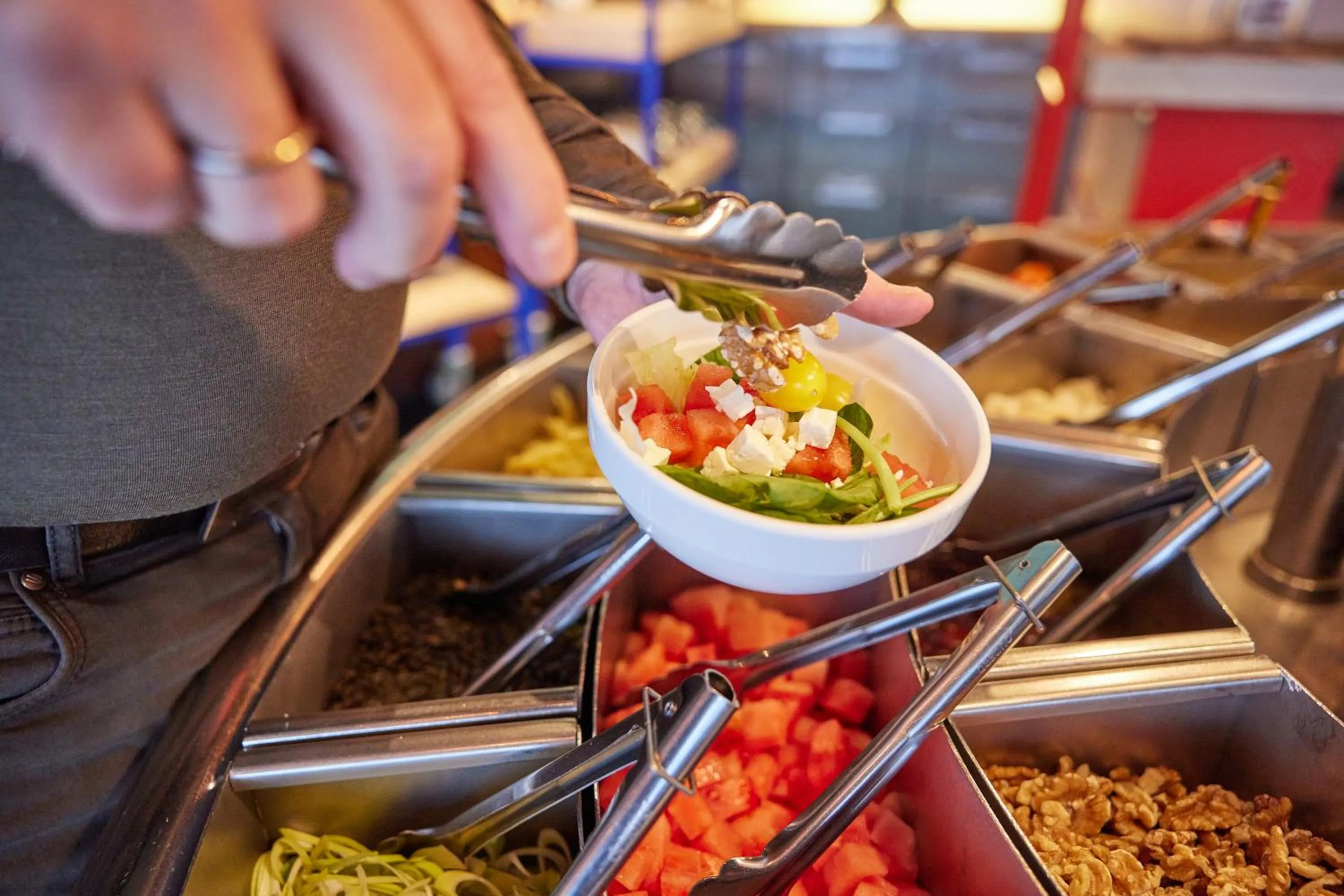 Restaurant/places to eat in Hotel Hans Egede