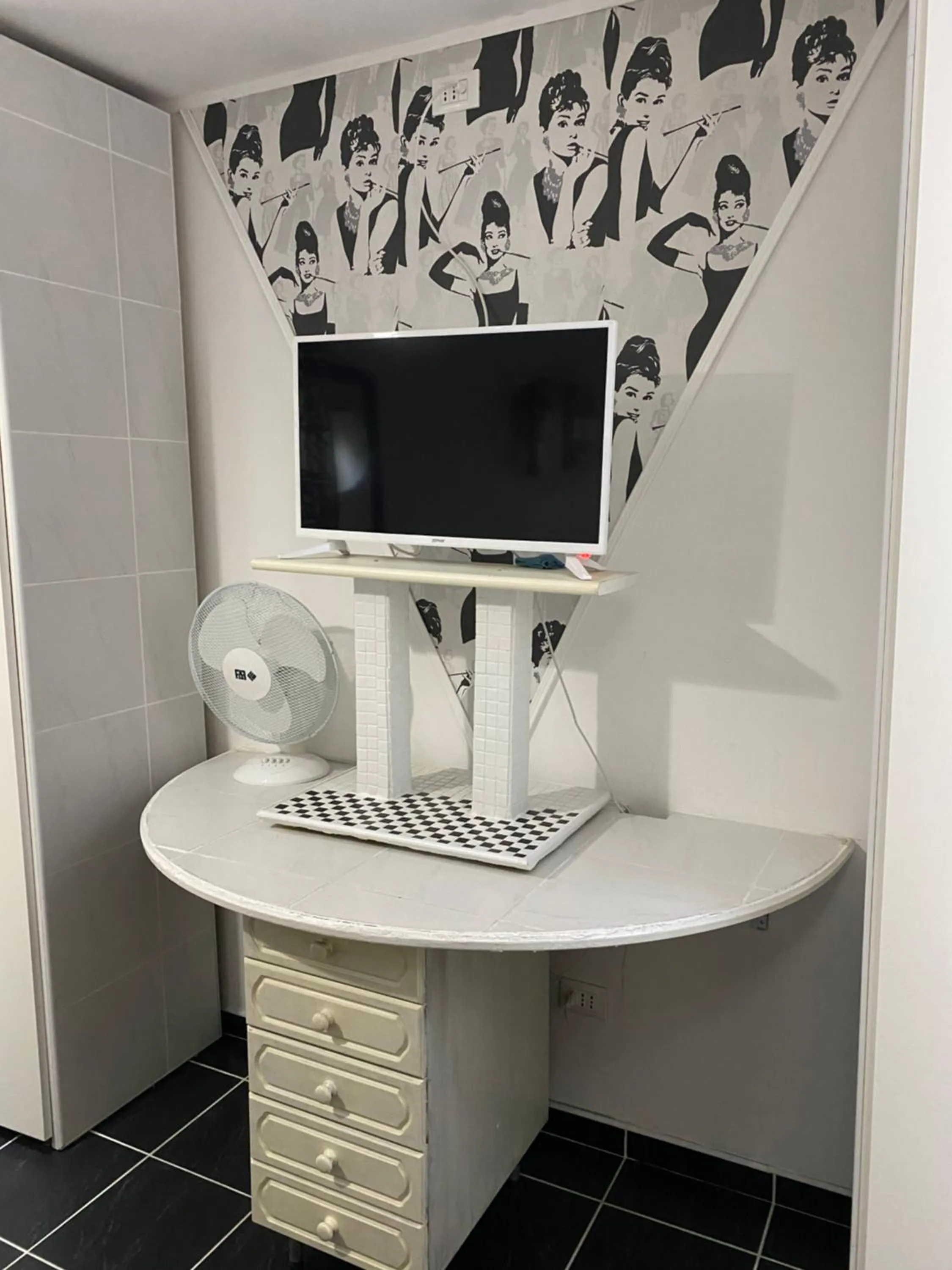 TV and multimedia in B & Baichin