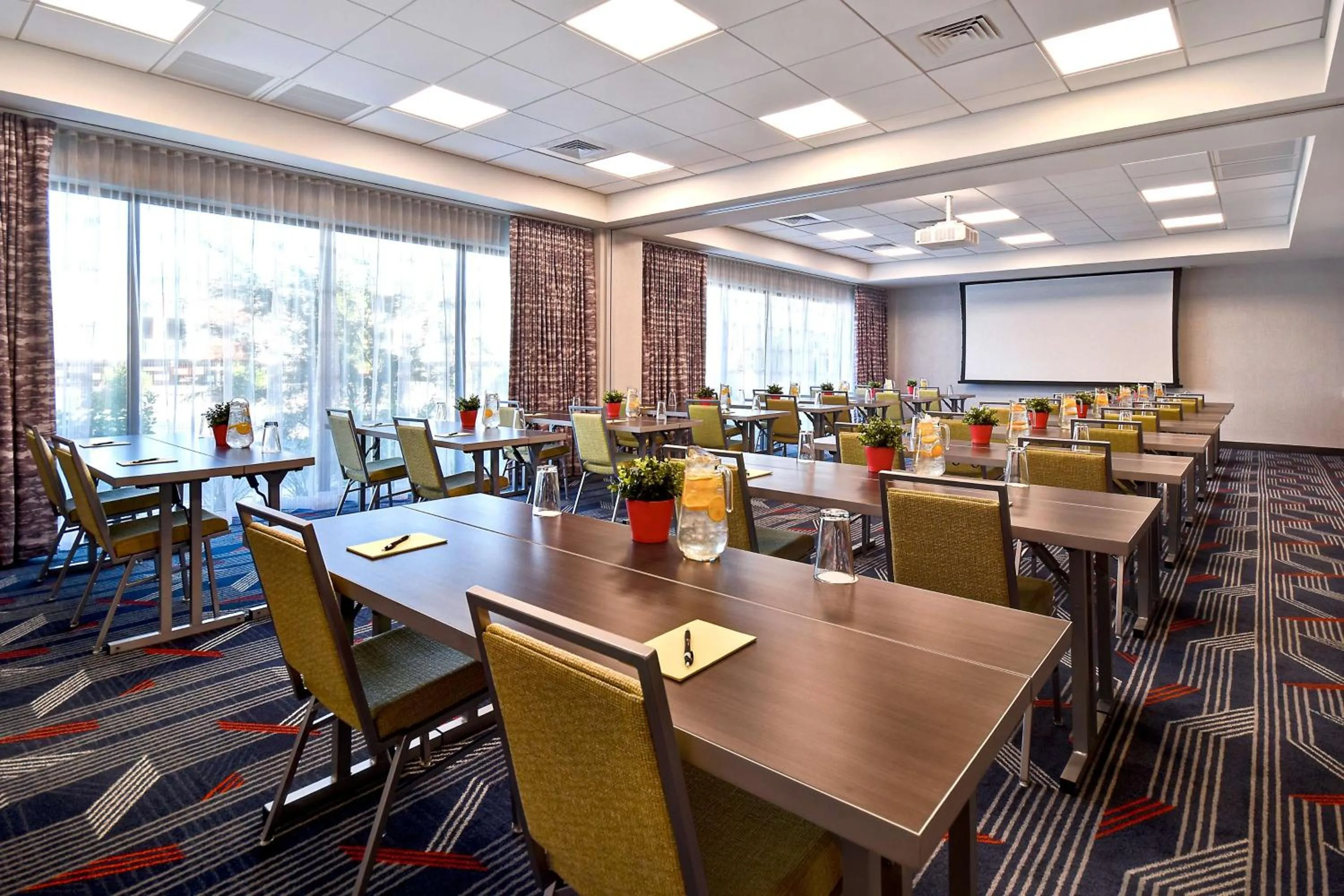 Meeting/conference room in Hampton Inn & Suites Las Vegas Convention Center - No Resort Fee